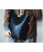 【ユナイテッド ベース/UNITED BASE】の【LA MARGE】【本革】【A4対応】ワンハンドル バケツバッグ 人気、トレンドファッション・服の通販 founy(ファニー) ファッション Fashion レディースファッション Fashion for Women バッグ Bags スマホ Smartphone, Mobile Device スーツ Suit, Formalwear 財布 Wallet, Purse トラベル Travel, Travel Gear トレンド Trend, Trending Now バケツ Bucket, Bucket Style バランス Balance, Style Balance フォルム Silhouette, Form フォーマル Formal, Dressy ポケット Pocket, Pocket Detail おすすめ Recommended / Our Picks エレガント 上品 Elegant ビジネス 仕事 通勤 Business / Work / Commuting thumbnail ブラック|ID: prp329100004740800 ipo3291000000034873318