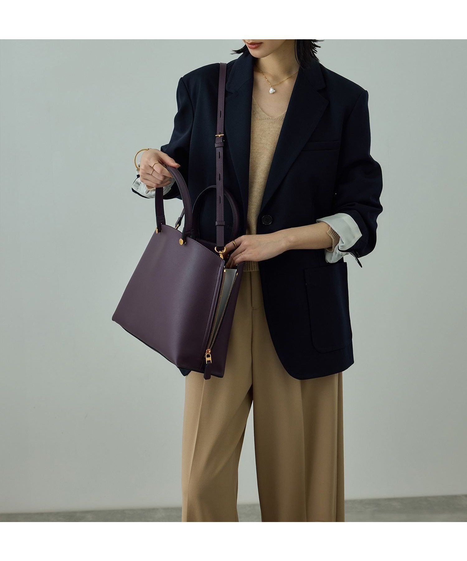 【ロペ/ROPE'】の【E POR】Y BAG Medium【軽量】【25AW】 インテリア・キッズ・メンズ・レディースファッション・服の通販 founy(ファニー) ファッション Fashion レディースファッション Fashion for Women エレガント 上品 Elegant オレンジ Orange 秋 Autumn 傘 Umbrella, Parasol 軽量 Lightweight, Ultra Light サイドジップ Side Zip, Side Zipper ショルダー Shoulder, Shoulder Strap 定番 Standard, Basic Item パープル Purple, Violet ポケット Pocket, Pocket Detail 日傘 Parasol, UV Umbrella ラベンダー Lavender ビジネス 仕事 通勤 Business / Work / Commuting 2025年 2025 2025-2026秋冬・A/W Autumn/Winter 2025–26 AW25–26 パープル(50)|ID: prp329100004740870 ipo3291000000034531881