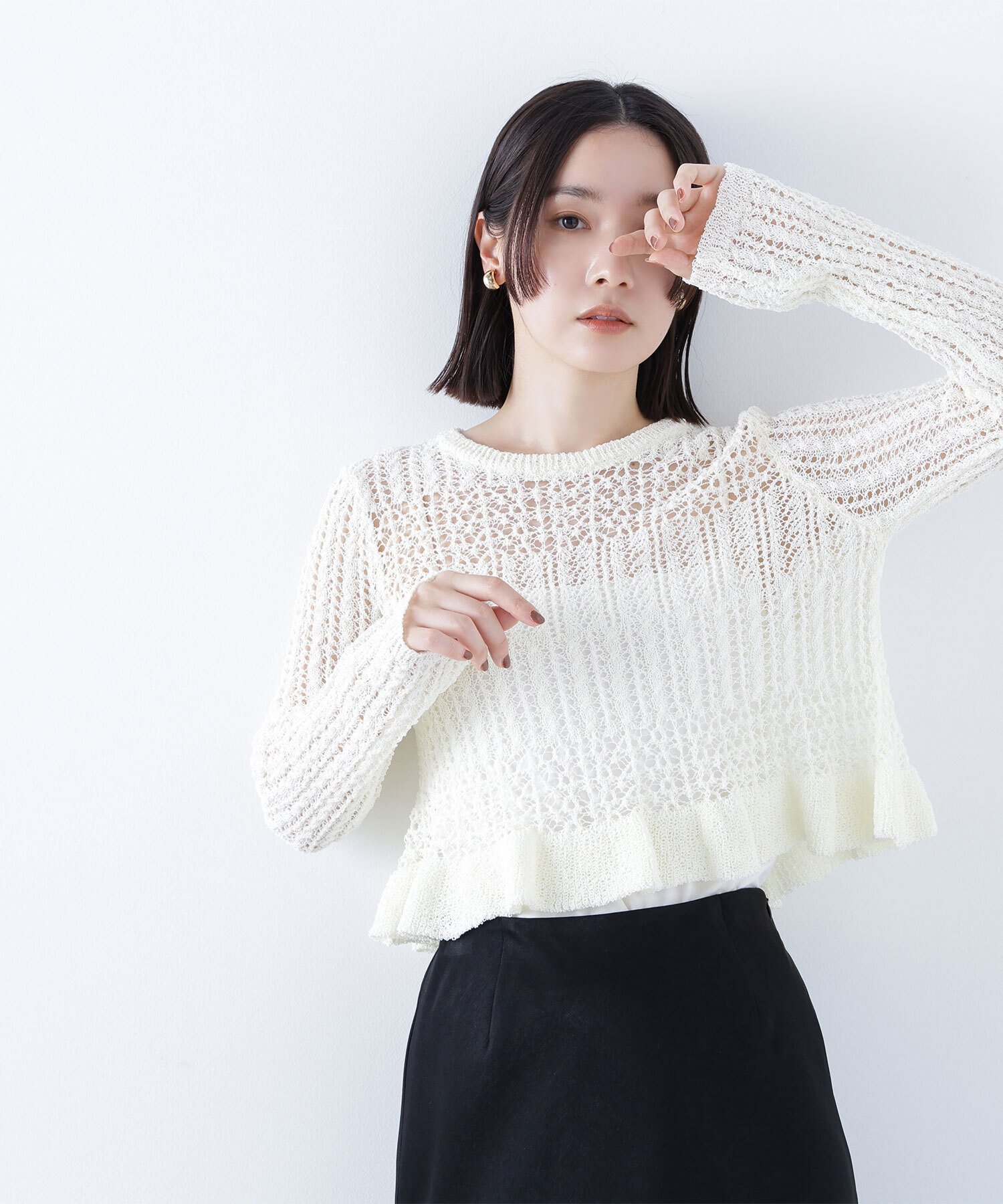 【ナチュラル ビューティー ベーシック/NATURAL BEAUTY BASIC】のクロップドレースメッシュニット インテリア・キッズ・メンズ・レディースファッション・服の通販 founy(ファニー) 　ファッション　Fashion　レディースファッション　Fashion for Women　トップス・カットソー　Cut & Sew Tops　ニット　Knit Tops & Sweaters　ダウン　Down, Puffer　デニム　Denim, Jeans Material　フリル　Frill, Ruffle　ペプラム　Peplum, Flared Hem　レース　Lace, Lace Fabric　透かし　Cut-Out, Lacework　長袖　Long Sleeve, Full Sleeve　オフホワイト1|ID: prp329100004741346 ipo3291000000034258846