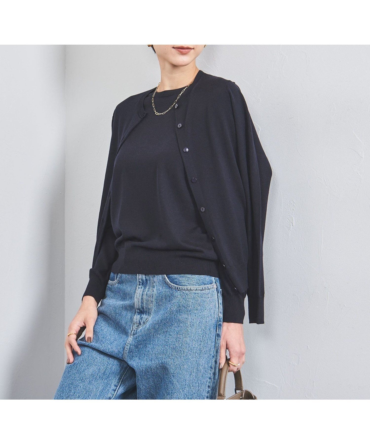 【ユナイテッドアローズ/UNITED ARROWS】の18G クルーネック ニットカーディガン インテリア・キッズ・メンズ・レディースファッション・服の通販 founy(ファニー) 　ファッション　Fashion　レディースファッション　Fashion for Women　トップス・カットソー　Cut & Sew Tops　ニット　Knit Tops & Sweaters　カーディガン・羽織り　Layered Style Cardigans　アンサンブル　Ensemble Set　カーディガン　Cardigan, Knitwear　コンパクト　Compact, Small Size　シンプル　Simple, Minimal　タートルネック　Turtleneck, High Neck　定番　Standard, Basic Item　アウトレット　Outlet / Clearance　おすすめ　Recommended / Our Picks　NAVY|ID: prp329100004741350 ipo3291000000034334418