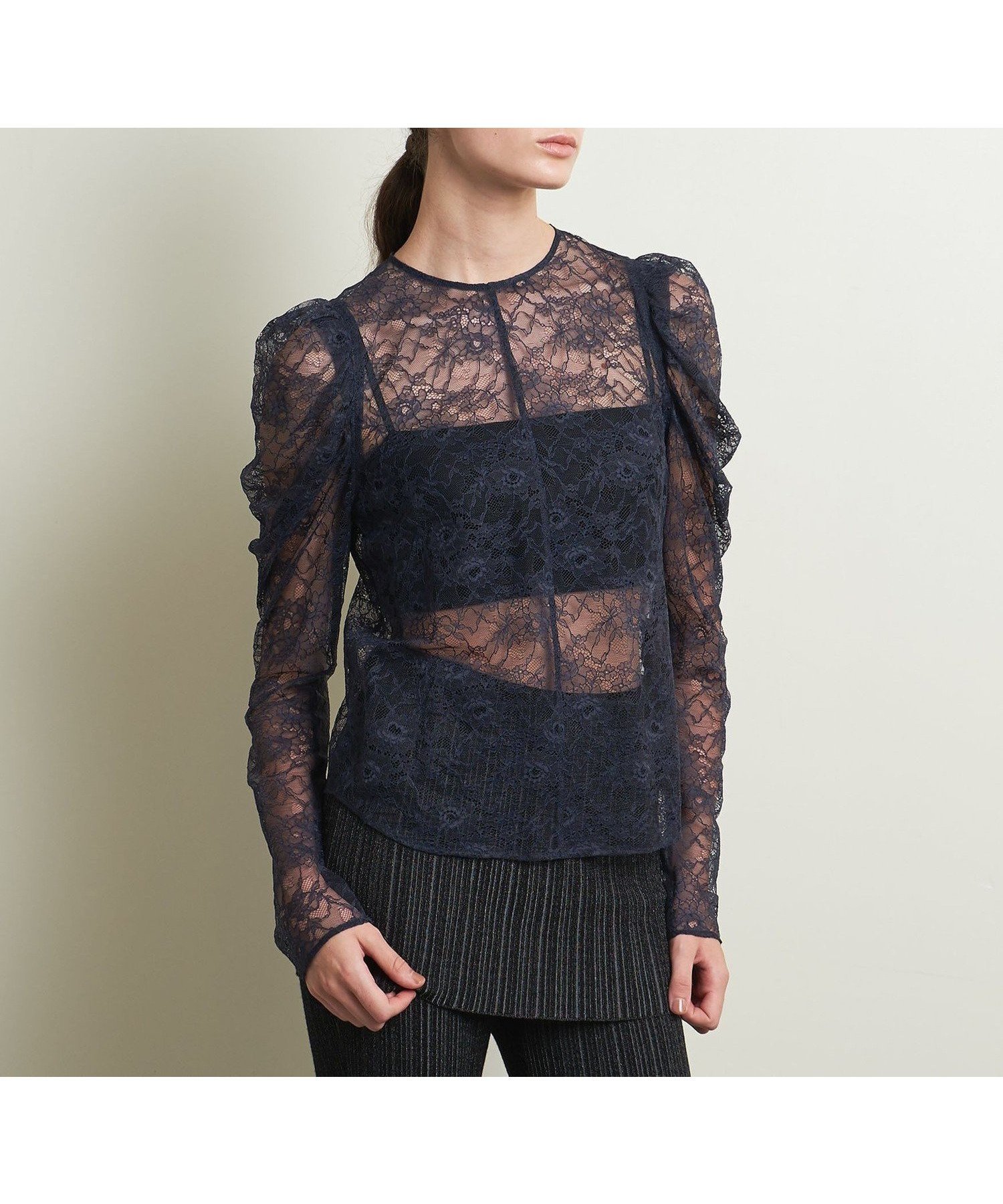 【ユナイテッドアローズ/UNITED ARROWS】のATTISESSION レース ブラウス インテリア・キッズ・メンズ・レディースファッション・服の通販 founy(ファニー) 　ファッション　Fashion　レディースファッション　Fashion for Women　トップス・カットソー　Cut & Sew Tops　シャツ・ブラウス・オフィスカジュアル　Elegant Blouses & Button-Ups　オーガンジー　Organza Fabric　ヴィンテージ　Vintage Style　カーディガン　Cardigan, Knitwear　クラシカル　Classical, Vintage-Inspired　デニム　Denim, Jeans Material　バランス　Balance, Style Balance　フェミニン　Feminine, Girly　ベスト　Vest, Waistcoat　ラッセル　Raschel, Raschel Lace　レース　Lace, Lace Fabric　アウトレット　Outlet / Clearance　おすすめ　Recommended / Our Picks　NAVY|ID: prp329100004741399 ipo3291000000034259390
