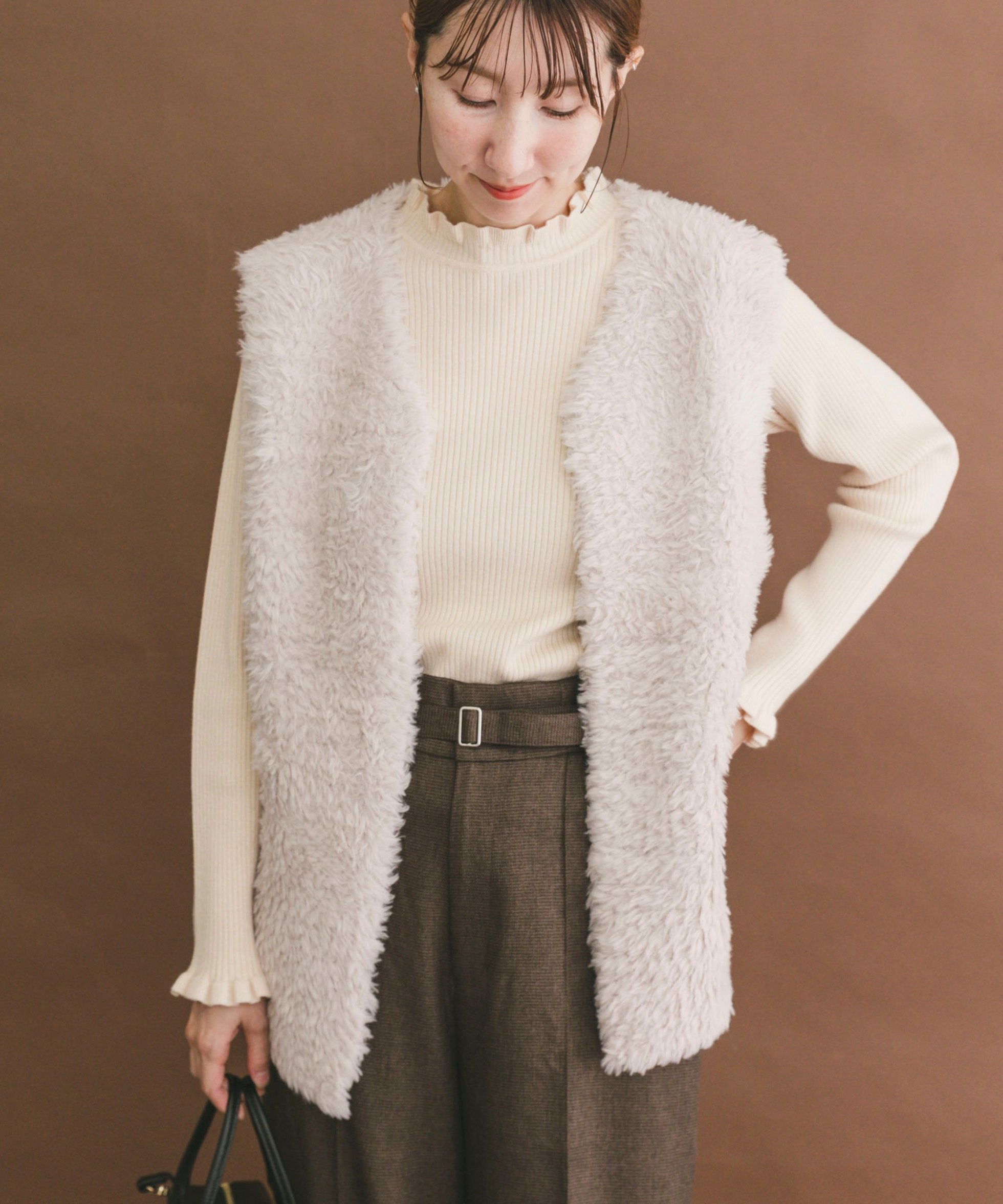 【アイテムズアーバンリサーチ/ITEMS URBAN RESEARCH】のファーベスト インテリア・キッズ・メンズ・レディースファッション・服の通販 founy(ファニー)  ファッション Fashion レディースファッション Fashion for Women アウター Coat / Outerwear Collection トップス・カットソー Cut & Sew Tops ベスト&ジレ / 重ね着スタイル Vests & Gilets 2025年 2025 2025春夏・S/S Spring/Summer 2025 SS25 コンパクト Compact, Small Size バランス Balance, Style Balance ベスト Vest, Waistcoat 夏 Summer S/S・春夏 SS, Spring/Summer, Warm Season OFF|ID: prp329100004741474 ipo3291000000034419342