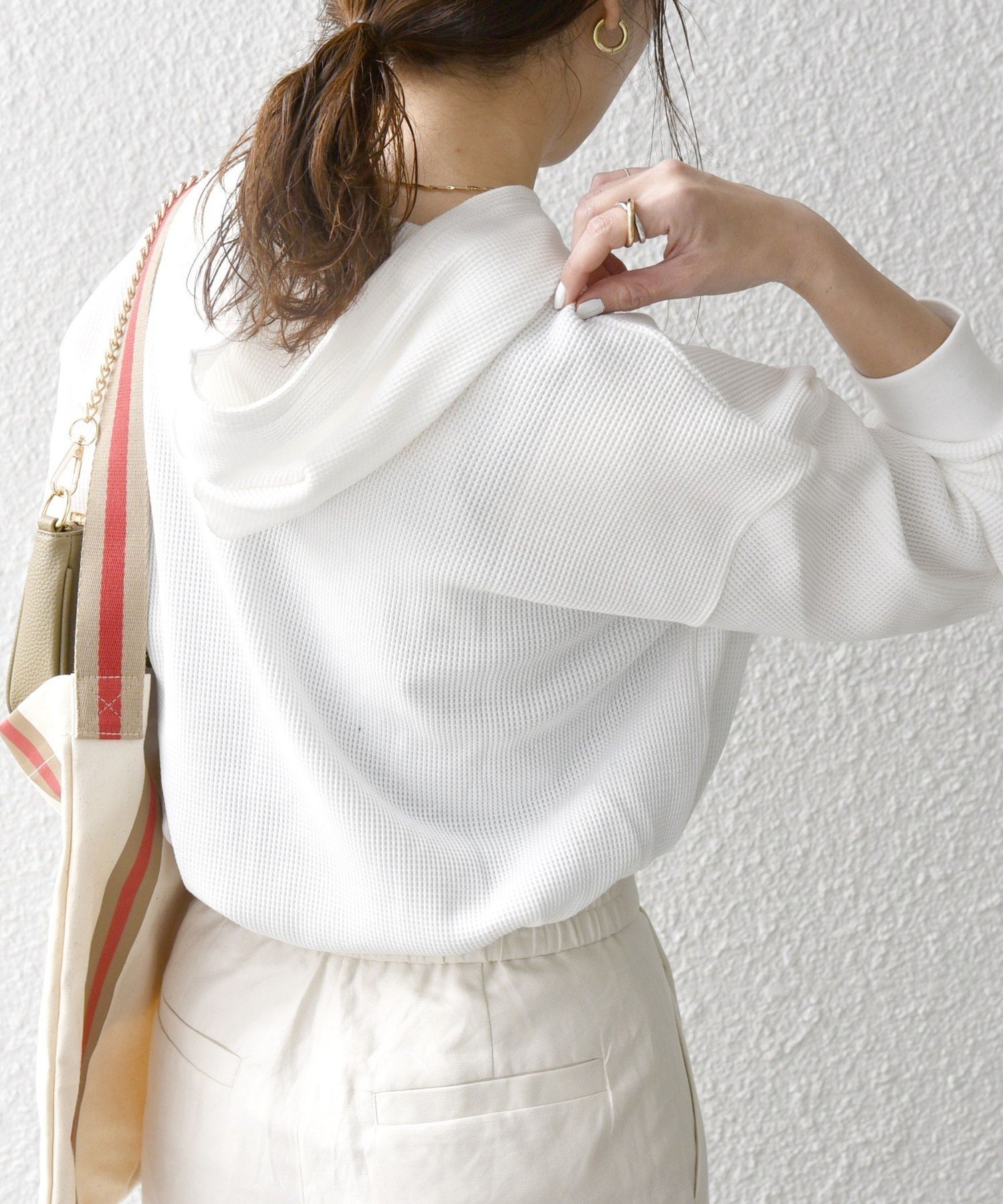 【シップス フォー ウィメン/SHIPS】のSHIPS any 〈洗濯機可能〉ワッフル フーディ プルオーバー 24AW インテリア・キッズ・メンズ・レディースファッション・服の通販 founy(ファニー) 　ファッション　Fashion　レディースファッション　Fashion for Women　トップス・カットソー　Cut & Sew Tops　カジュアルプルオーバー・ニットトップス　Pullovers & Knit Tops / Casual Pullovers　洗える　Machine Washable　カーディガン　Cardigan, Knitwear　コンパクト　Compact, Small Size　ジャケット　Jacket, Outerwear　スウェット / スエット　Sweatshirt, Sweatwear　定番　Standard, Basic Item　人気　Popular, Best Seller　パーカー　Hoodie, Parka　ワッフル　Waffle, Waffle Knit　おすすめ　Recommended / Our Picks　2024年　2024　2024-2025秋冬・A/W　Autumn/Winter 2024–25 AW24–25　ホワイト|ID: prp329100004741497 ipo3291000000034260224
