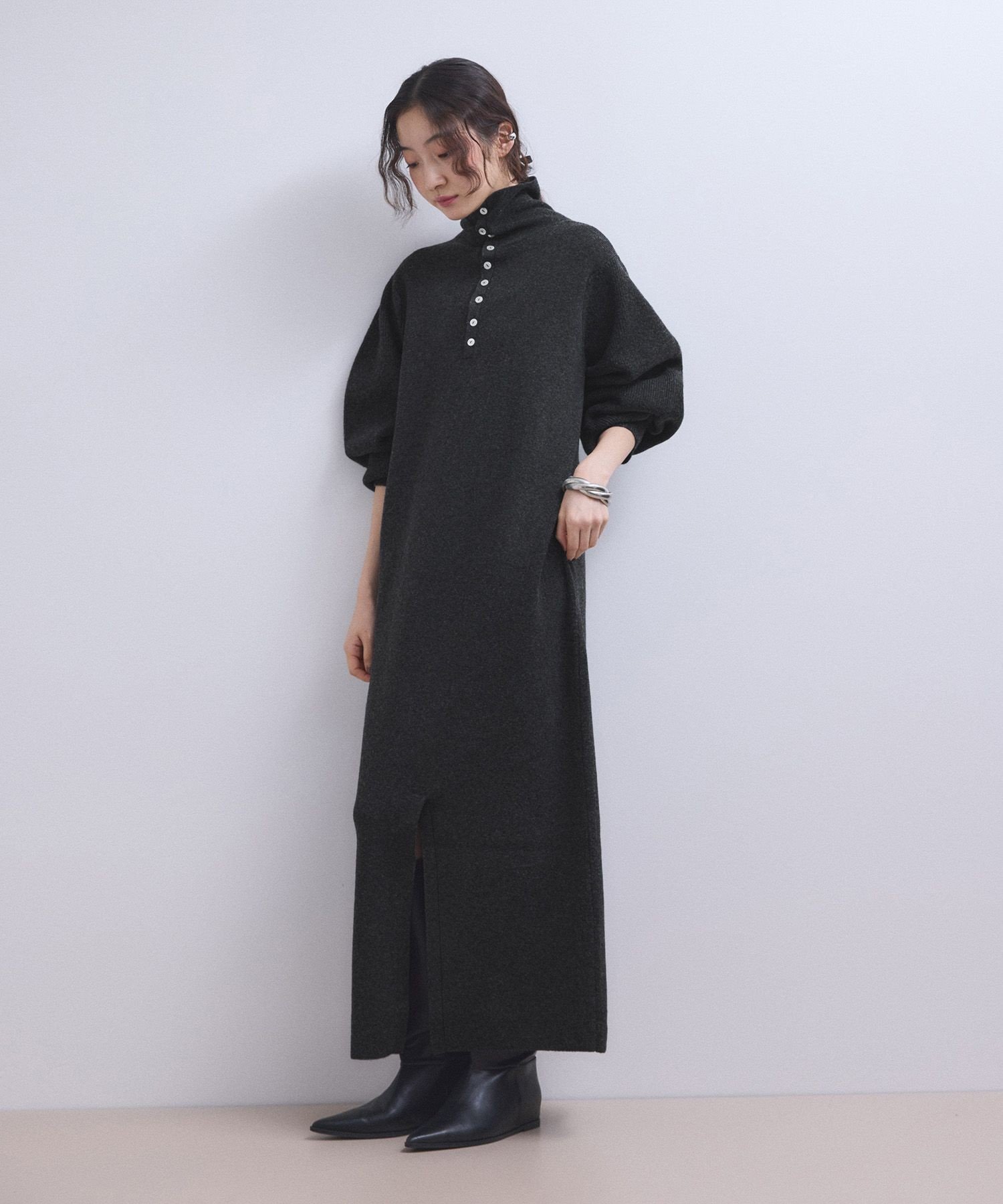 【アダム エ ロペ/ADAM ET ROPE'】の【WEB限定】2WAYニットポロワンピース インテリア・キッズ・メンズ・レディースファッション・服の通販 founy(ファニー) 　ファッション　Fashion　レディースファッション　Fashion for Women　ワンピース　Dresses　インナー　Innerwear　シンプル　Simple, Minimal　スキッパー　Skipper, Open Collar　スリット　Slit, Slit Detail　ソックス　Socks, Hosiery　タートルネック　Turtleneck, High Neck　フォルム　Silhouette, Form　ポケット　Pocket, Pocket Detail　ミュール　Mule, Backless Shoes　おすすめ　Recommended / Our Picks　2025年　2025　2025-2026秋冬・A/W　Autumn/Winter 2025–26 AW25–26　チャコール(06)|ID: prp329100004741710 ipo3291000000034262110