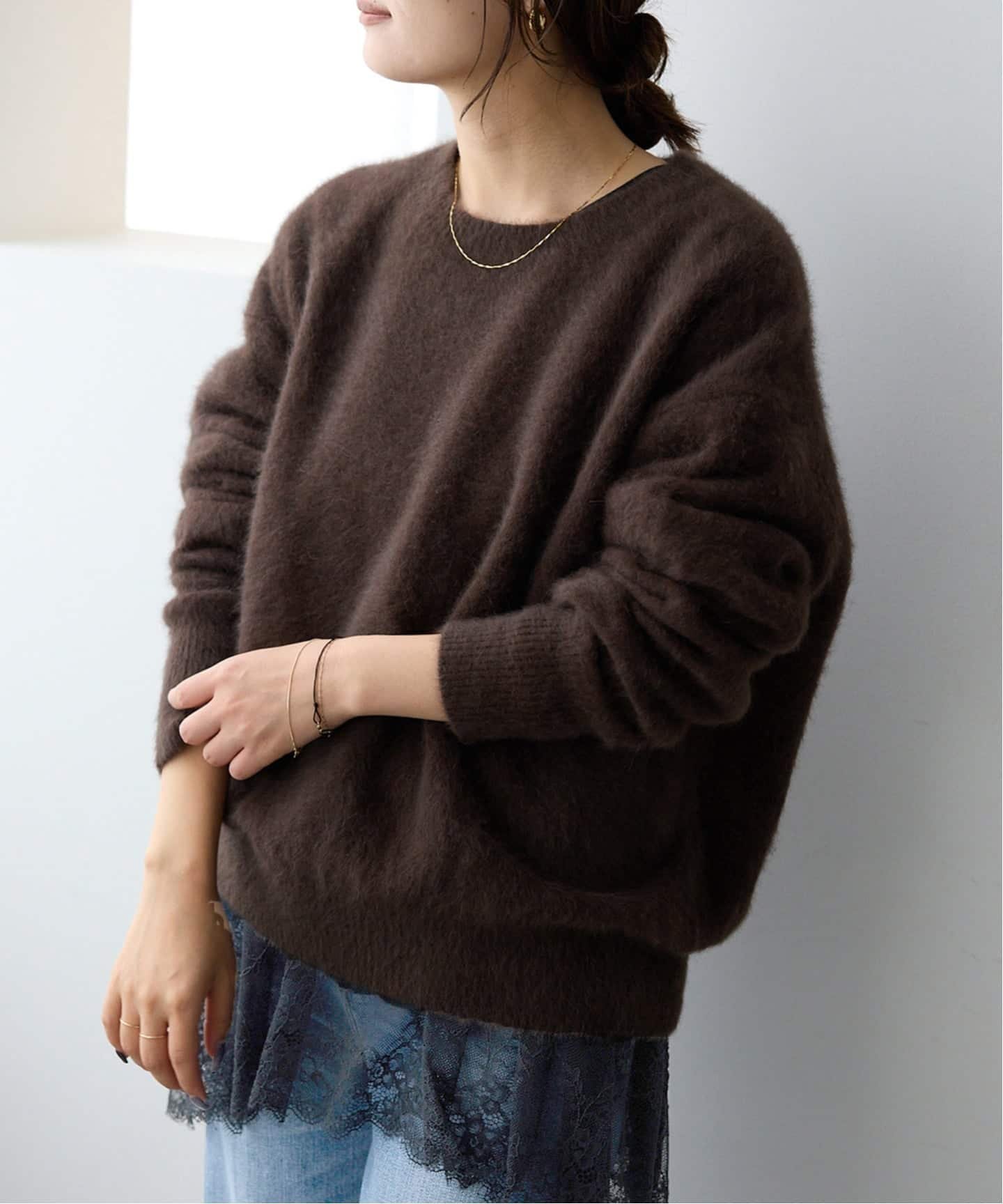 【スローブ イエナ/SLOBE IENA】のフォックスアルパカプルオーバー インテリア・キッズ・メンズ・レディースファッション・服の通販 founy(ファニー) 　ファッション　Fashion　レディースファッション　Fashion for Women　トップス・カットソー　Cut & Sew Tops　カジュアルプルオーバー・ニットトップス　Pullovers & Knit Tops / Casual Pullovers　カーディガン　Cardigan, Knitwear　サテン　Satin, Glossy Fabric　フォックス　Fox, Fox Fur　ベスト　Vest, Waistcoat　冬　Winter / This Winter　おすすめ　Recommended / Our Picks　2025年　2025　2025-2026秋冬・A/W　Autumn/Winter 2025–26 AW25–26　ブラウン|ID: prp329100004741731 ipo3291000000034262274