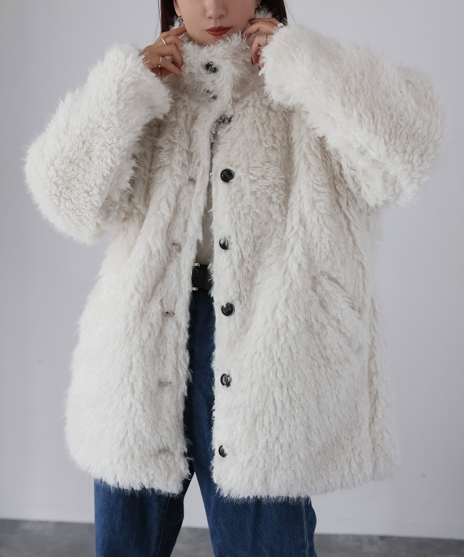 【リベリー/Riberry】のミドル丈フェイクファーAラインコート 人気、トレンドファッション・服の通販 founy(ファニー) 　ファッション　Fashion　レディースファッション　Fashion for Women　アウター　Coat / Outerwear Collection　コート・ロングコート・ピーコート　Long Coats, Peacoats & More　Aラインコート　A-Line Coats　インナー　Innerwear　オケージョン　Occasion Wear　今季　This Season, Current Season　シンプル　Simple, Minimal　スタンド　Stand Collar, Upright Stand　デニム　Denim, Jeans Material　フェイクファー　Faux Fur, Imitation Fur　フロント　Front, Front Design　ポケット　Pocket, Pocket Detail　防寒　Cold Protection, Winter-Ready　マフラー　Scarf, Muffler　ミドル　Middle Length, Mid Height　リアル　Real, Realistic　ロング　Long, Long-Length　ワイド　Wide, Wide Fit　冬　Winter / This Winter　再入荷　Restock / Back in Stock　おすすめ　Recommended / Our Picks　エレガント 上品　Elegant　セレモニー　Ceremony　 other-1|ID: prp329100004741807 ipo3291000000034499893