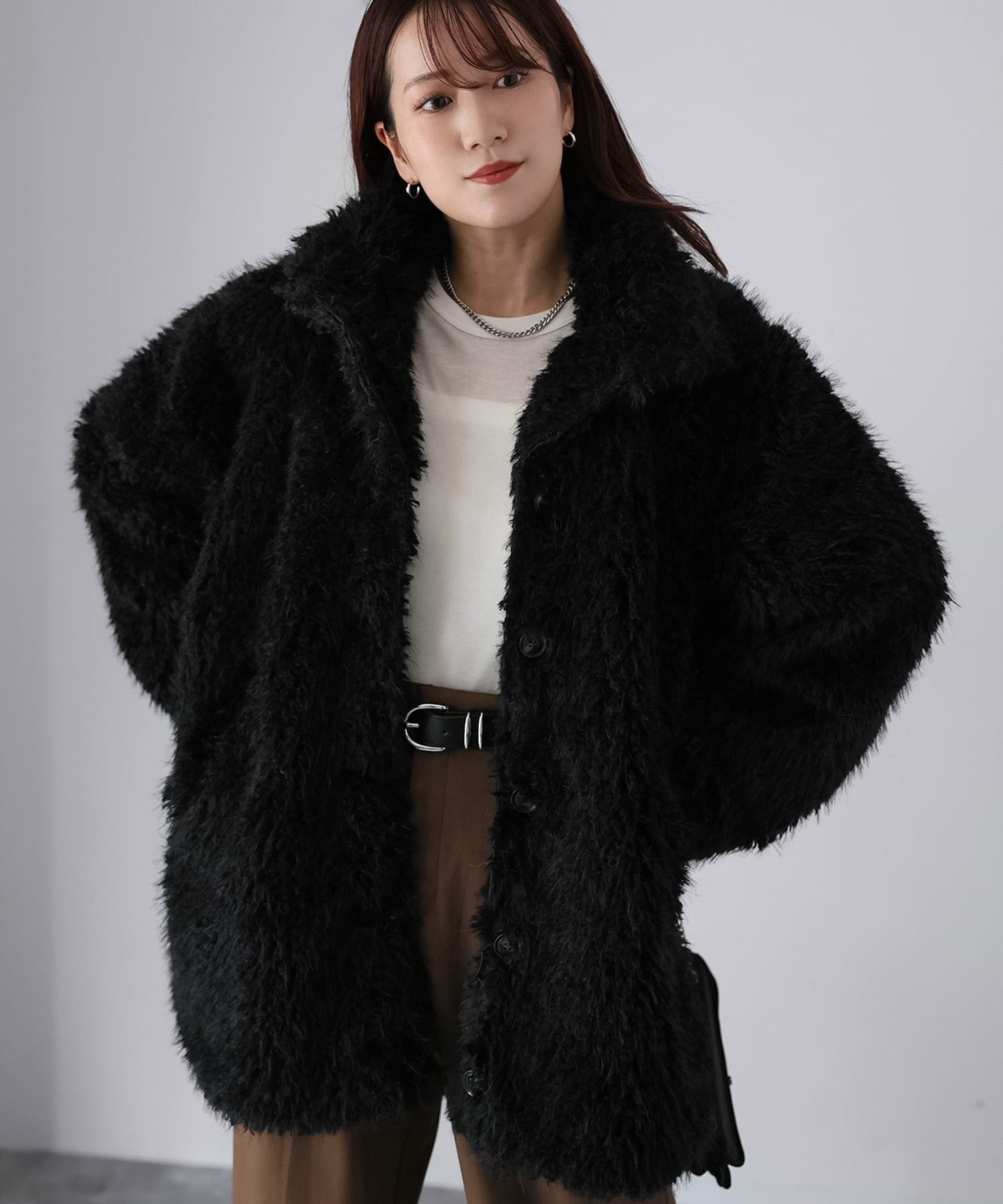 【リベリー/Riberry】のミドル丈フェイクファーAラインコート インテリア・キッズ・メンズ・レディースファッション・服の通販 founy(ファニー) 　ファッション　Fashion　レディースファッション　Fashion for Women　アウター　Coat / Outerwear Collection　コート・ロングコート・ピーコート　Long Coats, Peacoats & More　Aラインコート　A-Line Coats　インナー　Innerwear　オケージョン　Occasion Wear　今季　This Season, Current Season　シンプル　Simple, Minimal　スタンド　Stand Collar, Upright Stand　デニム　Denim, Jeans Material　フェイクファー　Faux Fur, Imitation Fur　フロント　Front, Front Design　ポケット　Pocket, Pocket Detail　防寒　Cold Protection, Winter-Ready　マフラー　Scarf, Muffler　ミドル　Middle Length, Mid Height　リアル　Real, Realistic　ロング　Long, Long-Length　ワイド　Wide, Wide Fit　冬　Winter / This Winter　再入荷　Restock / Back in Stock　おすすめ　Recommended / Our Picks　エレガント 上品　Elegant　セレモニー　Ceremony　ブラック|ID: prp329100004741807 ipo3291000000034499895