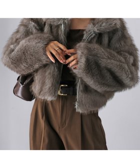 【リベリー/Riberry】のダブルジップ2WAYミックスファーブルゾン 人気、トレンドファッション・服の通販 founy(ファニー) ファッション Fashion レディースファッション Fashion for Women アウター Coat / Outerwear Collection ブルゾンジャケット・スポーティアウター Blouson Jackets コンパクト Compact, Small Size 軽量 Lightweight, Ultra Light ショート Short, Short Length シンプル Simple, Minimal スウェット / スエット Sweatshirt, Sweatwear スタンド Stand Collar, Upright Stand デニム Denim, Jeans Material トレンド Trend, Trending Now バランス Balance, Style Balance フェイクファー Faux Fur, Imitation Fur ブルゾン Blouson, Bomber Jacket ボトム Bottoms, Lower Wear 防寒 Cold Protection, Winter-Ready ミックス Mix, Mixed Style ロング Long, Long-Length ワイド Wide, Wide Fit 冬 Winter / This Winter 再入荷 Restock / Back in Stock おすすめ Recommended / Our Picks エレガント 上品 Elegant |ID:prp329100004741810