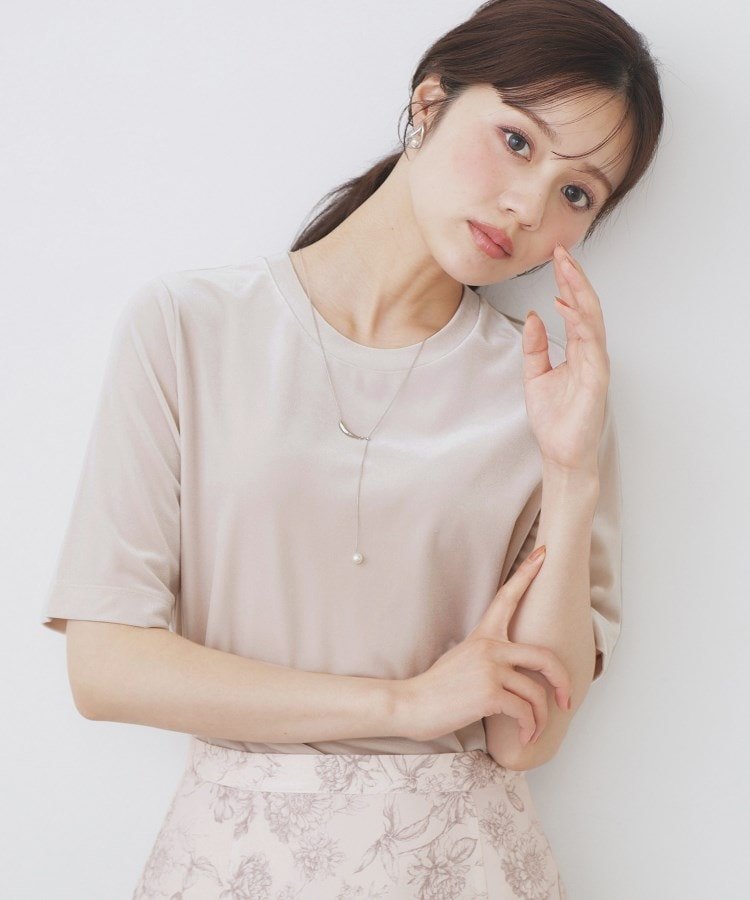 【インデックス/INDEX】の《andGIRL掲載》ベロアボクシーTシャツ【洗濯機洗い可】 インテリア・キッズ・メンズ・レディースファッション・服の通販 founy(ファニー) 　雑誌掲載アイテム　Magazine Picks & Fashion Features　ファッション雑誌　Fashion Magazines　アンドガール　andGIRL　ファッション　Fashion　レディースファッション　Fashion for Women　トップス・カットソー　Cut & Sew Tops　シャツ・ブラウス・オフィスカジュアル　Elegant Blouses & Button-Ups　ロングTシャツ・Tシャツ　Longline T-Shirts & Tees　ベロアトップス　Velour Tops / Velvet-Look Items　おすすめ　Recommended / Our Picks　シンプル　Simple, Minimal　スマート　Smart, Elegant　センター　Center, Center Line　トレンド　Trend, Trending Now　フォーマル　Formal, Dressy　ベロア　Velour, Soft Velvet　エレガント 上品　Elegant　秋　Autumn　雑誌　Magazine, Fashion Magazine　グレージュ|ID: prp329100004741877 ipo3291000000034263827