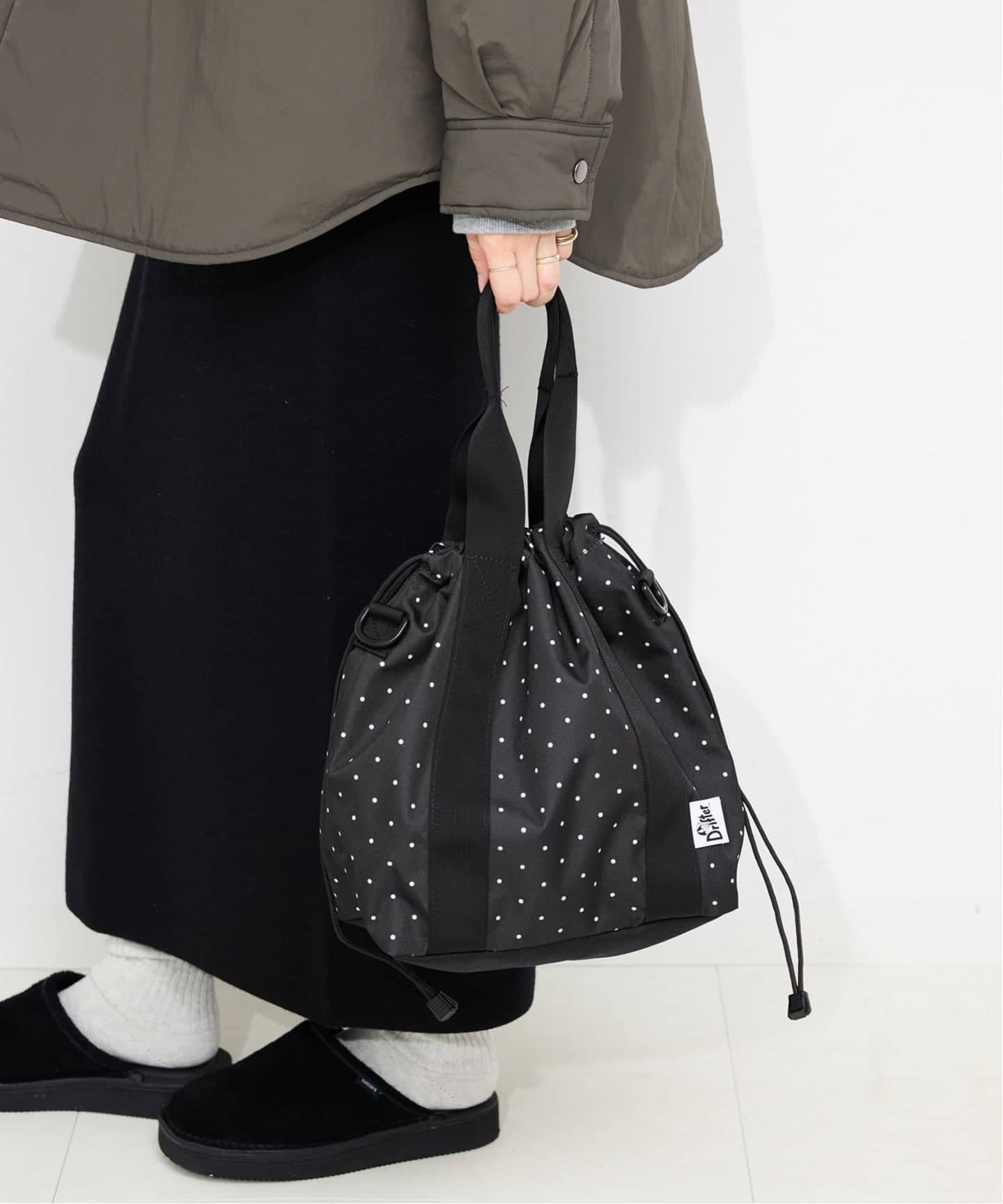【スローブ イエナ/SLOBE IENA】の《追加4》DRIFTER/ドリフター HANDLE BUCKET TOTE インテリア・キッズ・メンズ・レディースファッション・服の通販 founy(ファニー)  ファッション Fashion レディースファッション Fashion for Women バッグ Bags アウトドア Outdoor Clothing コンパクト Compact, Small Size スマート Smart, Elegant ハンド Hand, Handmade 別注 Limited Edition, Custom Order ブラック A|ID: prp329100004741996 ipo3291000000034416208