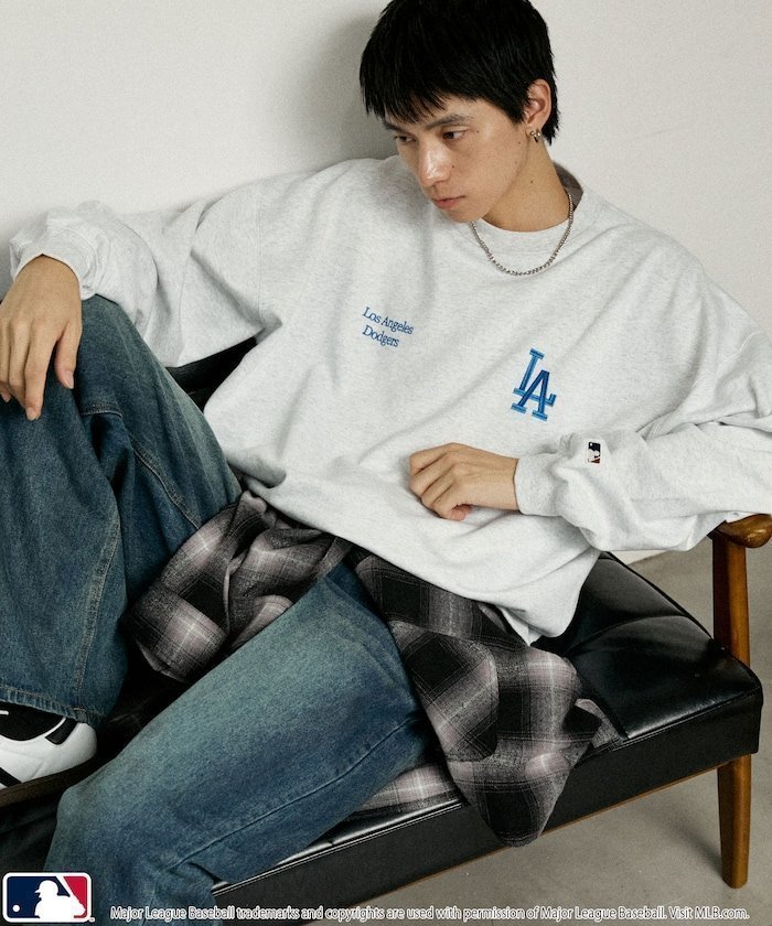 【フリークスストア/FREAK'S STORE】の別注 MLB SWEAT TOPS /裏起毛刺繍ロゴスウェット 25AW インテリア・キッズ・メンズ・レディースファッション・服の通販 founy(ファニー) 　ファッション　Fashion　メンズファッション　Fashion for Men　トップス・カットソー　Cut & Sew Tops　2025年　2025　2025-2026秋冬・A/W　Autumn/Winter 2025–26 AW25–26　冬　Winter / This Winter　シンプル　Simple, Minimal　スウェット / スエット　Sweatshirt, Sweatwear　トレンド　Trend, Trending Now　プリント　Print, Printed Pattern　ロング　Long, Long-Length　人気　Popular, Best Seller　別注　Limited Edition, Custom Order　定番　Standard, Basic Item　A/W・秋冬　Autumn/Winter　グレー|ID: prp329100004742045 ipo3291000000034265381