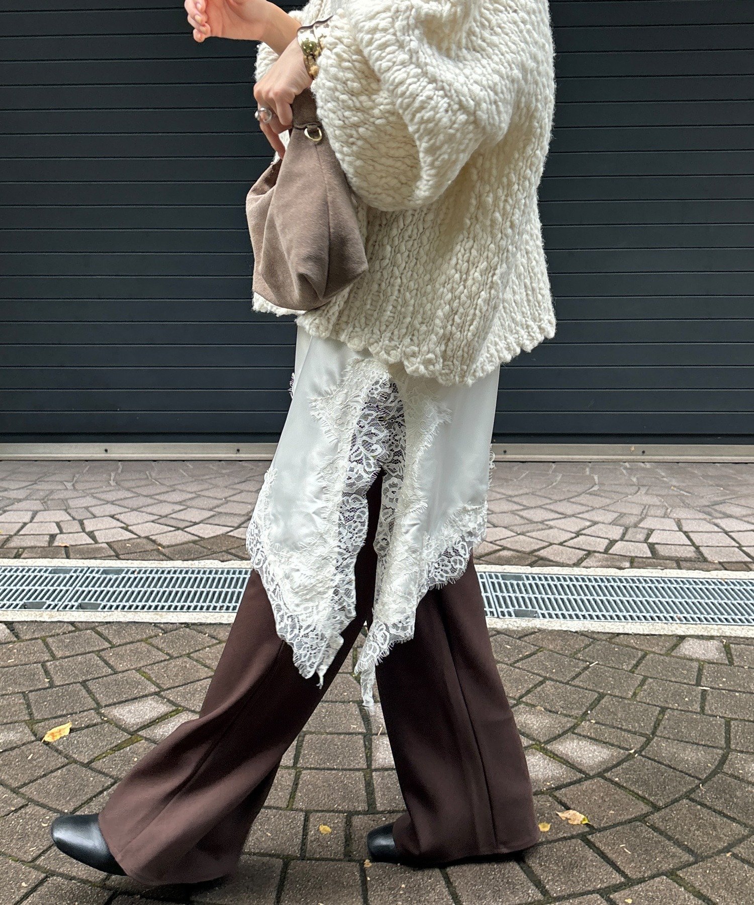 【ドゥドゥ/DouDou】の【完売カラー再追加!】アシメレースキャミ 人気、トレンドファッション・服の通販 founy(ファニー) 　ファッション　Fashion　レディースファッション　Fashion for Women　トップス・カットソー　Cut & Sew Tops　キャミソール&ノースリーブ　Camisoles & Sleeveless Tops　アシンメトリー　Asymmetrical Style　インナー　Innerwear　カットソー　Cut and Sewn Top　スマート　Smart, Elegant　レース　Lace, Lace Fabric　A/W・秋冬　Autumn/Winter　冬　Winter / This Winter　再入荷　Restock / Back in Stock　2025年　2025　2025-2026秋冬・A/W　Autumn/Winter 2025–26 AW25–26　 other-1|ID: prp329100004742095 ipo3291000000034894636