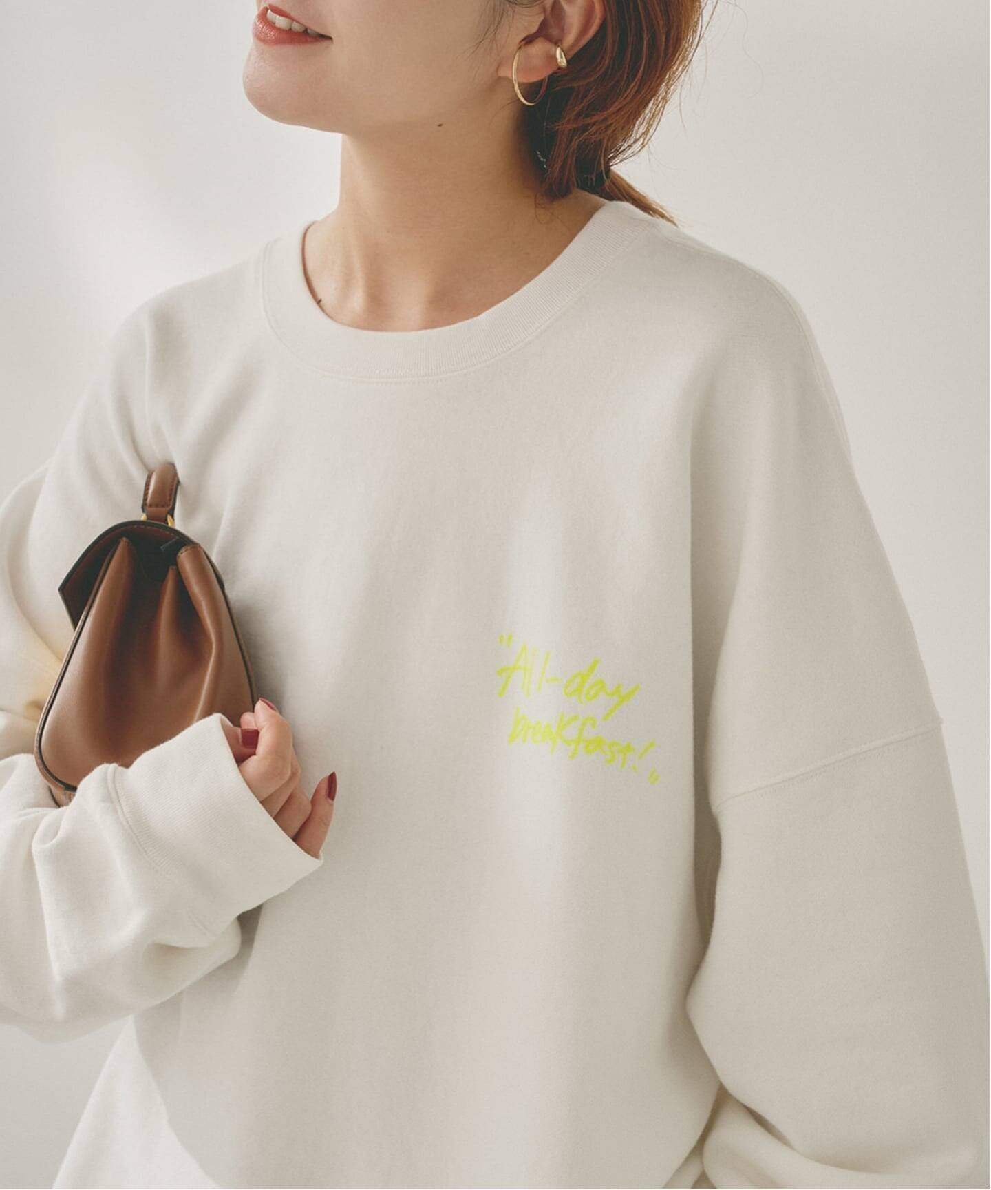 【スピック&スパン/Spick & Span】のHiguchi*S2wayオーバーサイズスウェット インテリア・キッズ・メンズ・レディースファッション・服の通販 founy(ファニー) 　ファッション　Fashion　レディースファッション　Fashion for Women　トップス・カットソー　Cut & Sew Tops　レディースパーカー・カジュアルフーディー　Casual Hoodies & Sweatshirts　スウェット・クルーネックトップス　Sweatshirts & Crewnecks / Relaxed Fit Sweat Tops　コレクション　Collection, Seasonal Line　シンプル　Simple, Minimal　ジャケット　Jacket, Outerwear　ネオン　Neon, Neon Color　人気　Popular, Best Seller　プリント　Print, Printed Pattern　マフラー　Scarf, Muffler　A/W・秋冬　Autumn/Winter　ホワイト|ID: prp329100004742294 ipo3291000000034268255