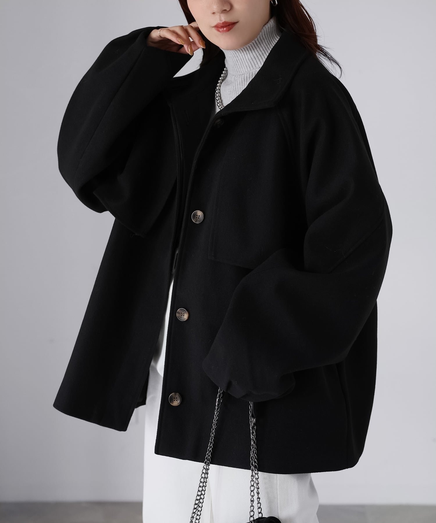 【リベリー/Riberry】のスタンドカラーフラップミドルコート【楽天限定】 インテリア・キッズ・メンズ・レディースファッション・服の通販 founy(ファニー) 　ファッション　Fashion　レディースファッション　Fashion for Women　アウター　Coat / Outerwear Collection　コート・ロングコート・ピーコート　Long Coats, Peacoats & More　ギャザー　Gathered, Ruffled　軽量　Lightweight, Ultra Light　ショート　Short, Short Length　シンプル　Simple, Minimal　スウェット / スエット　Sweatshirt, Sweatwear　スタンド　Stand Collar, Upright Stand　スニーカー　Sneakers, Trainers　スリーブ　Sleeve, Long Sleeve / Short Sleeve　センター　Center, Center Line　デニム　Denim, Jeans Material　トレンド　Trend, Trending Now　定番　Standard, Basic Item　バランス　Balance, Style Balance　パーカー　Hoodie, Parka　フラップ　Flap, Flap Pocket　フロント　Front, Front Design　ポケット　Pocket, Pocket Detail　防寒　Cold Protection, Winter-Ready　マフラー　Scarf, Muffler　ミドル　Middle Length, Mid Height　リラックス　Relax, Relaxed Fit　ロング　Long, Long-Length　冬　Winter / This Winter　再入荷　Restock / Back in Stock　おすすめ　Recommended / Our Picks　エレガント 上品　Elegant　ブラック|ID: prp329100004742676 ipo3291000000034642121