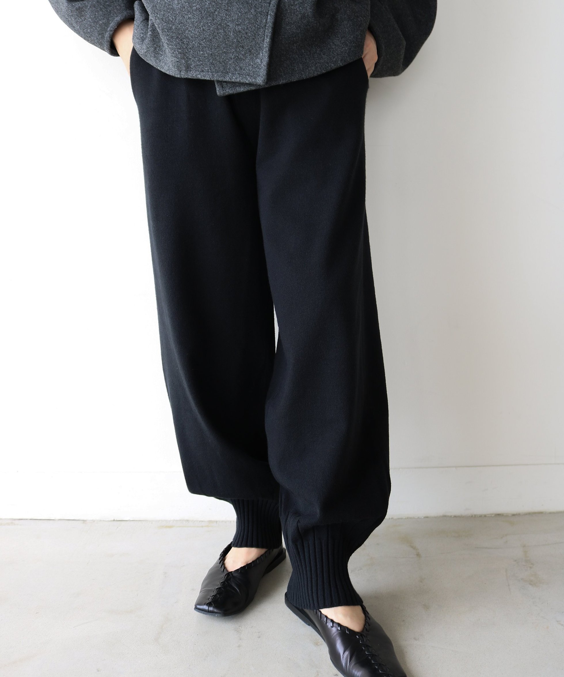 【セレクトモカ/SELECT MOCA】の【人気インフルエンサーコラボbySON】裾リブニットバルーンパンツ インテリア・キッズ・メンズ・レディースファッション・服の通販 founy(ファニー) ファッション Fashion レディースファッション Fashion for Women パンツ Pants & Trousers おすすめ Recommended / Our Picks シンプル Simple, Minimal ジャケット Jacket, Outerwear 人気 Popular, Best Seller 切替 Switching, Contrast Panel 楽ちん Easy Fit, Comfortable ブラック-990|ID: prp329100004742738 ipo3291000000034568527