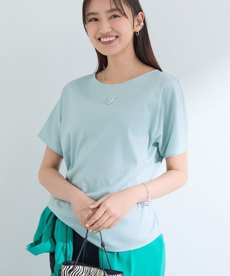 【インディヴィ/INDIVI】の【インナーとしても活躍!】シンプルTシャツ インテリア・キッズ・メンズ・レディースファッション・服の通販 founy(ファニー) 　ファッション　Fashion　レディースファッション　Fashion for Women　トップス・カットソー　Cut & Sew Tops　シャツ・ブラウス・オフィスカジュアル　Elegant Blouses & Button-Ups　ロングTシャツ・Tシャツ　Longline T-Shirts & Tees　10月号　October Issue　インナー　Innerwear　シンプル　Simple, Minimal　ジャケット　Jacket, Outerwear　スマート　Smart, Elegant　パターン　Pattern, Design Print　フォルム　Silhouette, Form　エレガント 上品　Elegant　日傘　Parasol, UV Umbrella　無地　Plain, Solid Color　サックスブルー|ID: prp329100004742821 ipo3291000000034273073