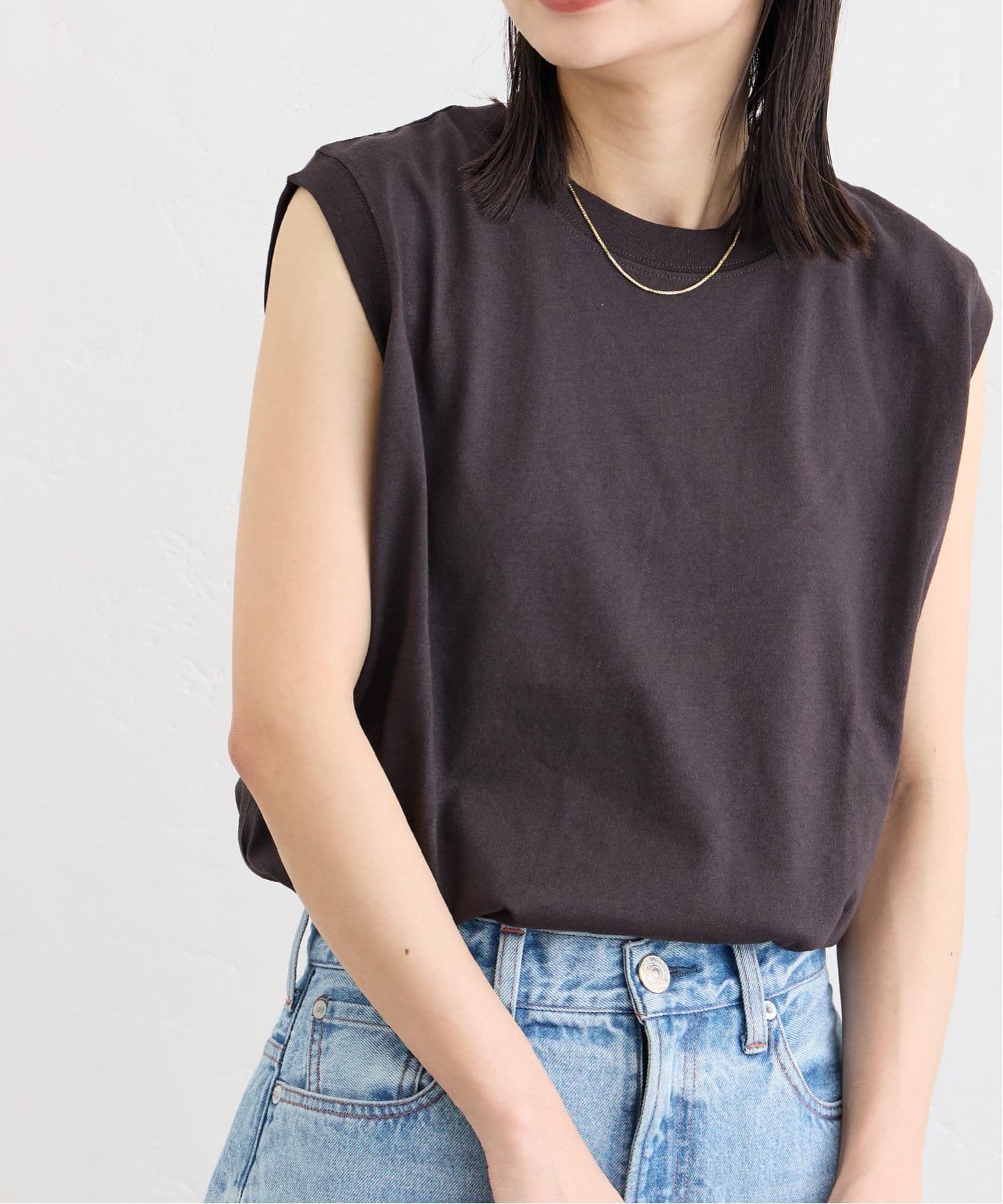 【ジャーナルスタンダード/JOURNAL STANDARD】の《追加4》汗ジミ防止天竺ノースリーブ インテリア・キッズ・メンズ・レディースファッション・服の通販 founy(ファニー) 　ファッション　Fashion　レディースファッション　Fashion for Women　トップス・カットソー　Cut & Sew Tops　キャミソール&ノースリーブ　Camisoles & Sleeveless Tops　インナー　Innerwear　シンプル　Simple, Minimal　スタンダード　Standard, Basic　ノースリーブ　Sleeveless, No-Sleeve　ベーシック　Basic, Essential　おすすめ　Recommended / Our Picks　夏　Summer　2025年　2025　2025春夏・S/S　Spring/Summer 2025 SS25　ブラック A|ID: prp329100004742850 ipo3291000000035186841