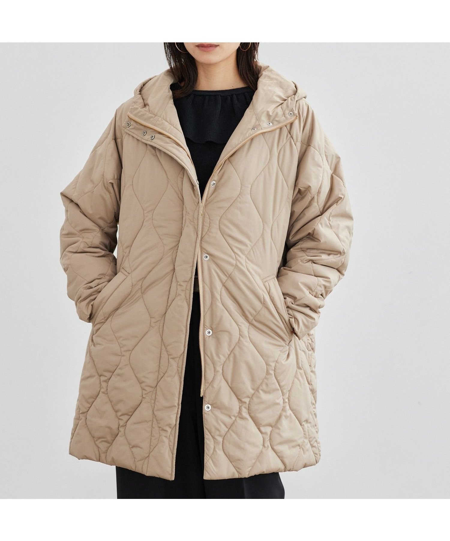 【バンヤードストーム/BARNYARDSTORM】のUNIVERSAL OVERALL別注 / フーディーキルトコート インテリア・キッズ・メンズ・レディースファッション・服の通販 founy(ファニー) ファッション Fashion レディースファッション Fashion for Women アウター Coat / Outerwear Collection コート・ロングコート・ピーコート Long Coats, Peacoats & More 軽量 Lightweight, Ultra Light 定番 Standard, Basic Item バランス Balance, Style Balance プリーツ Pleats, Pleated ボックス Boxy, Box Shape 別注 Limited Edition, Custom Order ミドル Middle Length, Mid Height ワーク Workwear, Utility Style ベージュ55|ID: prp329100004743049 ipo3291000000034590857