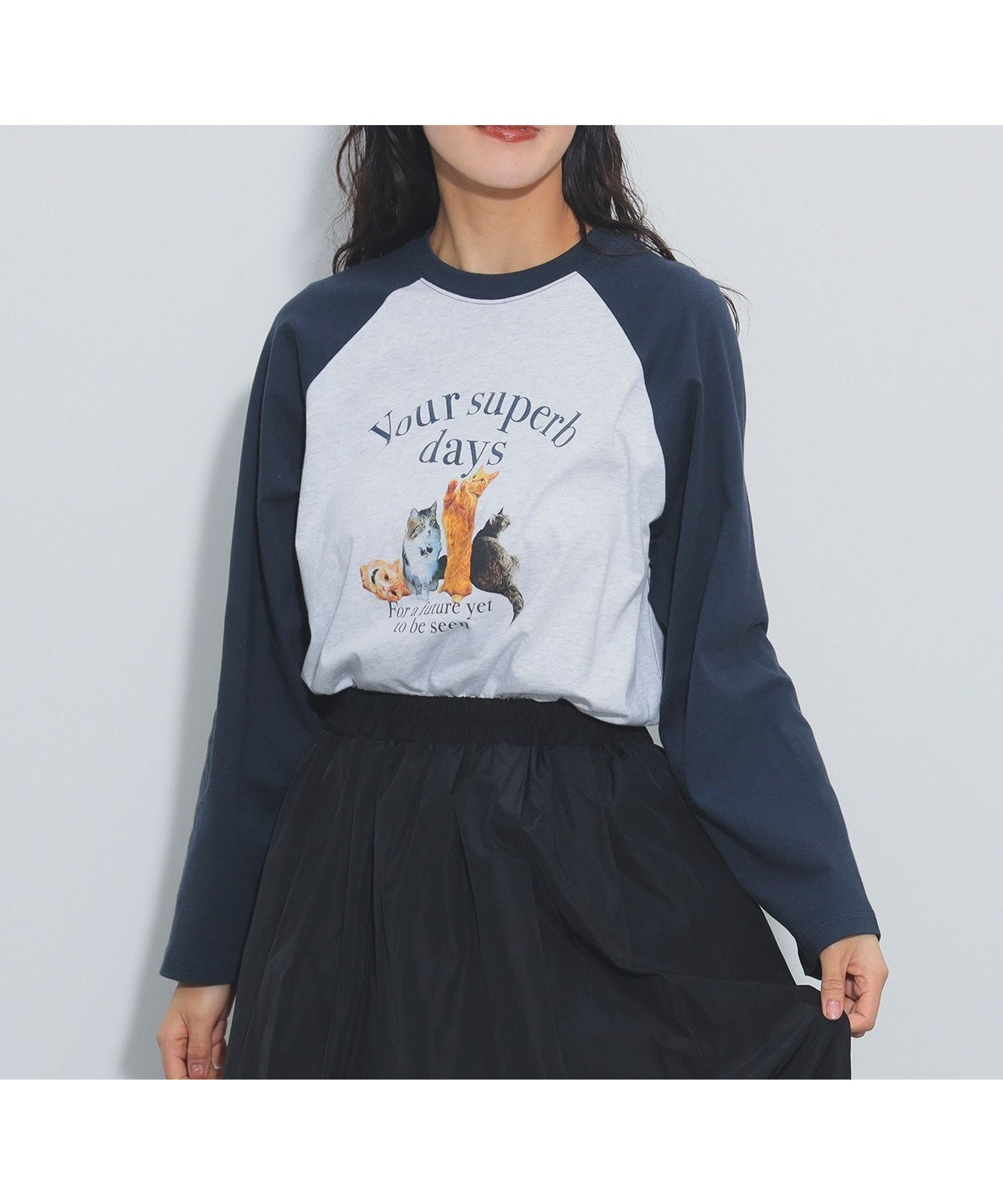 【ビームス ウイメン/BEAMS】のキャットプリント ロングスリーブTシャツ インテリア・キッズ・メンズ・レディースファッション・服の通販 founy(ファニー) 　ファッション　Fashion　レディースファッション　Fashion for Women　トップス・カットソー　Cut & Sew Tops　シャツ・ブラウス・オフィスカジュアル　Elegant Blouses & Button-Ups　ロングTシャツ・Tシャツ　Longline T-Shirts & Tees　カーディガン　Cardigan, Knitwear　キャップ　Cap, Baseball Cap　シンプル　Simple, Minimal　スリーブ　Sleeve, Long Sleeve / Short Sleeve　デニム　Denim, Jeans Material　猫　Cat, Kitty　プリント　Print, Printed Pattern　ルーズ　Loose, Oversized　ロング　Long, Long-Length　おすすめ　Recommended / Our Picks　LIGHT GREY|ID: prp329100004743067 ipo3291000000034274891