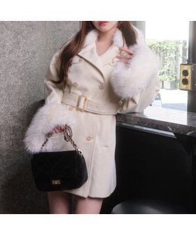 【リップサービス/LIP SERVICE】のLIP SERVICE/ケープライクフレアスリーブコート 人気、トレンドファッション・服の通販 founy(ファニー) ファッション Fashion レディースファッション Fashion for Women アウター Coat / Outerwear Collection コート・ロングコート・ピーコート Long Coats, Peacoats & More クラシカル Classical, Vintage-Inspired スリーブ Sleeve, Long Sleeve / Short Sleeve ダブル Double, Double-Breasted 定番 Standard, Basic Item フロント Front, Front Design ボトム Bottoms, Lower Wear ワイド Wide, Wide Fit おすすめ Recommended / Our Picks エレガント 上品 Elegant |ID:prp329100004743153