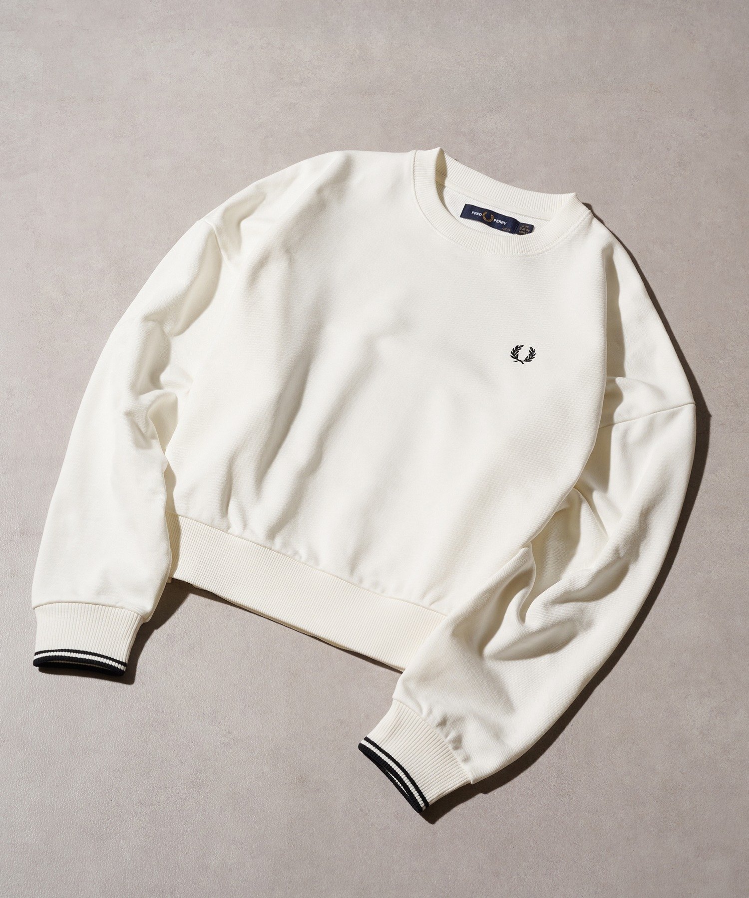 【カセットチャート/Cassette Chart】のFRED PERRY/TIPPED SWEATSHIRT G1148 インテリア・キッズ・メンズ・レディースファッション・服の通販 founy(ファニー) 　ファッション　Fashion　レディースファッション　Fashion for Women　トップス・カットソー　Cut & Sew Tops　シャツ・ブラウス・オフィスカジュアル　Elegant Blouses & Button-Ups　レディースパーカー・カジュアルフーディー　Casual Hoodies & Sweatshirts　ロングTシャツ・Tシャツ　Longline T-Shirts & Tees　スウェット・クルーネックトップス　Sweatshirts & Crewnecks / Relaxed Fit Sweat Tops　クロップド　Cropped, Short Length　ショルダー　Shoulder, Shoulder Strap　ドロップ　Drop Shoulder, Dropped Style　定番　Standard, Basic Item　人気　Popular, Best Seller　ポロシャツ　Polo Shirt, Collared Tee　モッズコート　Mods Coat, Military Parka　リラックス　Relax, Relaxed Fit　再入荷　Restock / Back in Stock　WHT|ID: prp329100004743338 ipo3291000000034277187