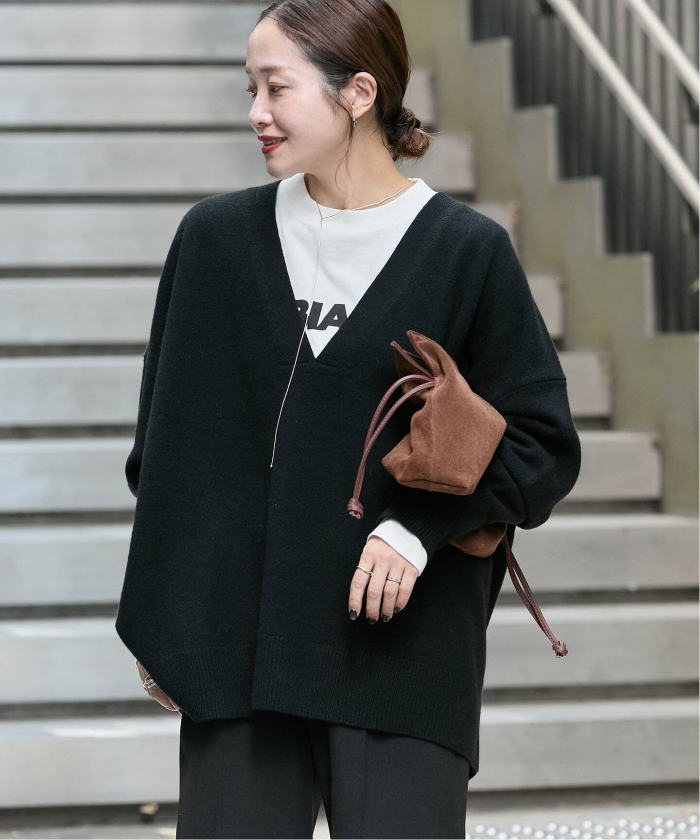 【ジャーナルスタンダード/JOURNAL STANDARD】の【2025FW 新作】MUSIC DEEP V ルーズプルオーバー インテリア・キッズ・メンズ・レディースファッション・服の通販 founy(ファニー) 　ファッション　Fashion　レディースファッション　Fashion for Women　トップス・カットソー　Cut & Sew Tops　カジュアルプルオーバー・ニットトップス　Pullovers & Knit Tops / Casual Pullovers　ジャケット　Jacket, Outerwear　ポンチョ　Poncho, Cape Style　定番　Standard, Basic Item　ブラック|ID: prp329100004743417 ipo3291000000034278117