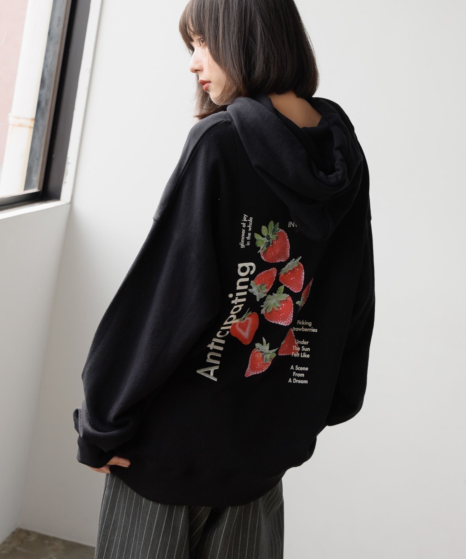 【ページボーイ/PAGEBOY】のPBLIMメニーベリーパーカー インテリア・キッズ・メンズ・レディースファッション・服の通販 founy(ファニー) 　ファッション　Fashion　レディースファッション　Fashion for Women　トップス・カットソー　Cut & Sew Tops　レディースパーカー・カジュアルフーディー　Casual Hoodies & Sweatshirts　グラフィック　Graphic, Graphic Design　スラックス　Slacks, Dress Pants　デニム　Denim, Jeans Material　トレンド　Trend, Trending Now　プリント　Print, Printed Pattern　モチーフ　Motif, Design Theme　ワイド　Wide, Wide Fit　ブラック09|ID: prp329100004743444 ipo3291000000034278378