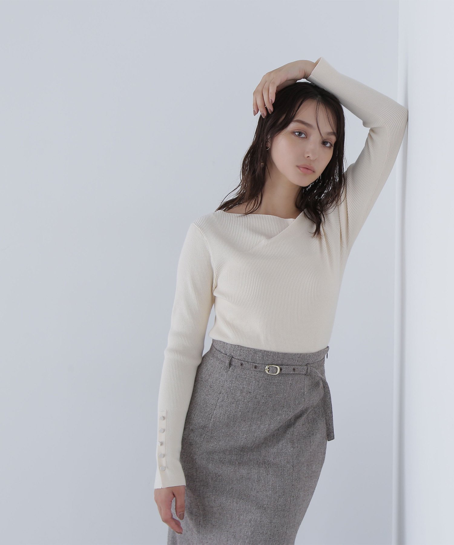 【ナチュラル ビューティー ベーシック/NATURAL BEAUTY BASIC】のニュアンスネックリブニット インテリア・キッズ・メンズ・レディースファッション・服の通販 founy(ファニー) 　ファッション　Fashion　レディースファッション　Fashion for Women　トップス・カットソー　Cut & Sew Tops　ニット　Knit Tops & Sweaters　フィット　Fit, Slim Fit　エレガント 上品　Elegant　オフホワイト1|ID: prp329100004743449 ipo3291000000034278430