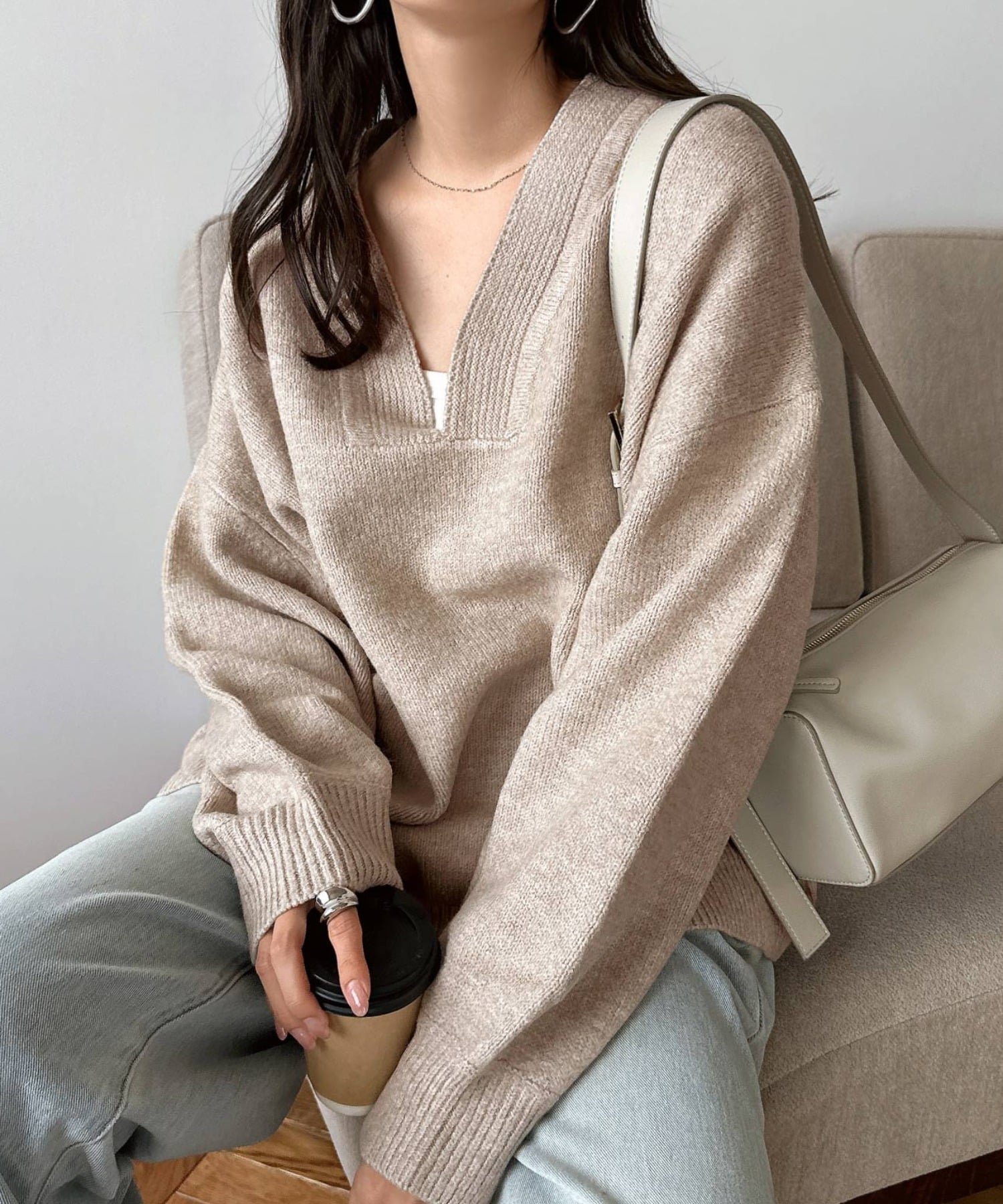 【アンドミー/andme】の天竺編みVネック長袖ニットトップス インテリア・キッズ・メンズ・レディースファッション・服の通販 founy(ファニー) 　ファッション　Fashion　レディースファッション　Fashion for Women　トップス・カットソー　Cut & Sew Tops　ニット　Knit Tops & Sweaters　Vネックトップス　V-Neck Tops / V-Cut Neckline Shirts　アクリル　Acrylic Material　トレンド　Trend, Trending Now　人気　Popular, Best Seller　長袖　Long Sleeve, Full Sleeve　ルーズ　Loose, Oversized　おすすめ　Recommended / Our Picks　ベージュ|ID: prp329100004743451 ipo3291000000034663111