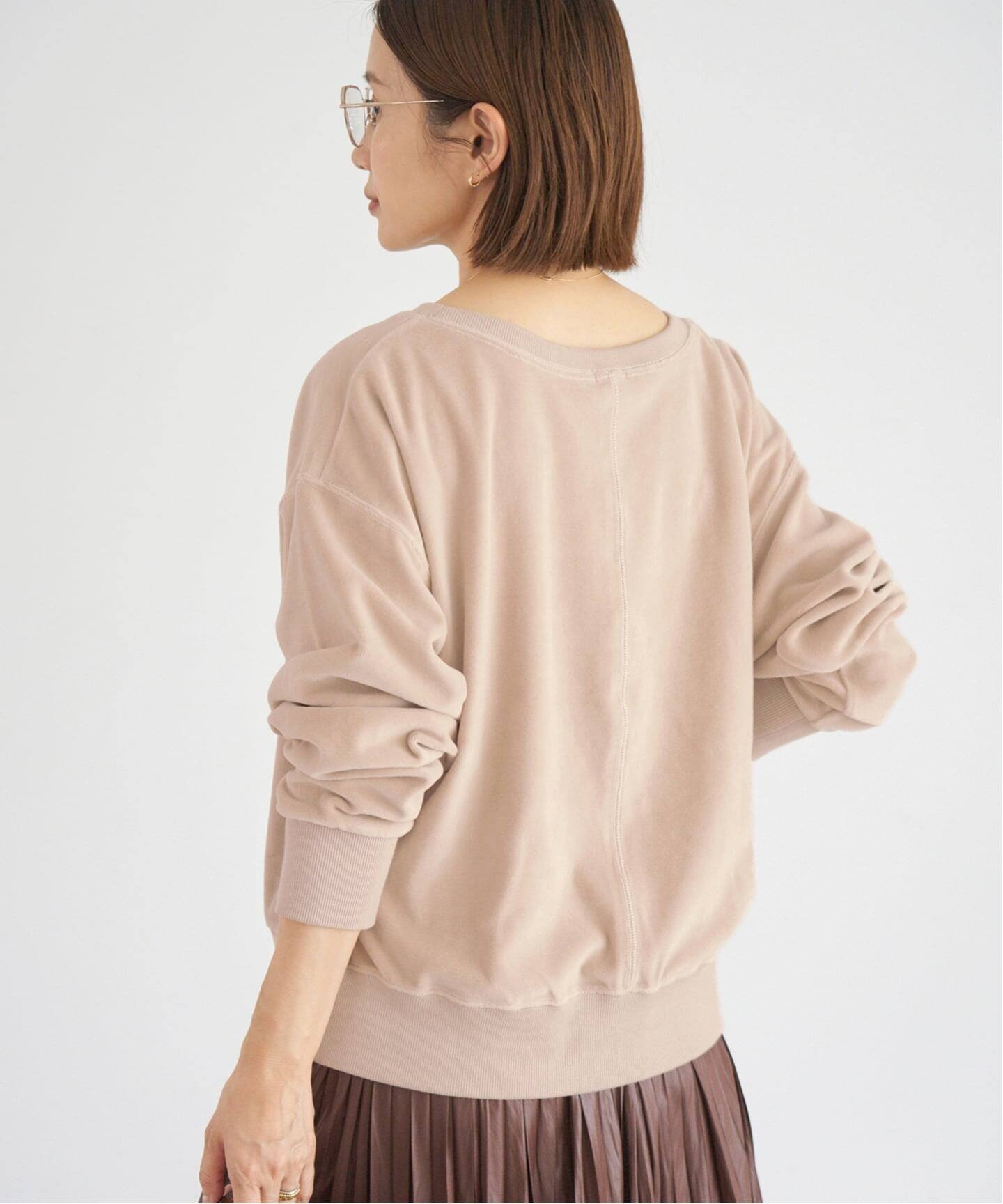 【イエナ/IENA】のベロアスウェット インテリア・キッズ・メンズ・レディースファッション・服の通販 founy(ファニー) 　ファッション　Fashion　レディースファッション　Fashion for Women　トップス・カットソー　Cut & Sew Tops　レディースパーカー・カジュアルフーディー　Casual Hoodies & Sweatshirts　スウェット・クルーネックトップス　Sweatshirts & Crewnecks / Relaxed Fit Sweat Tops　ベロアトップス　Velour Tops / Velvet-Look Items　2025年　2025　2025-2026秋冬・A/W　Autumn/Winter 2025–26 AW25–26　コンパクト　Compact, Small Size　バランス　Balance, Style Balance　ボトム　Bottoms, Lower Wear　エレガント 上品　Elegant　別注　Limited Edition, Custom Order　秋　Autumn　ベージュ|ID: prp329100004743493 ipo3291000000034278890