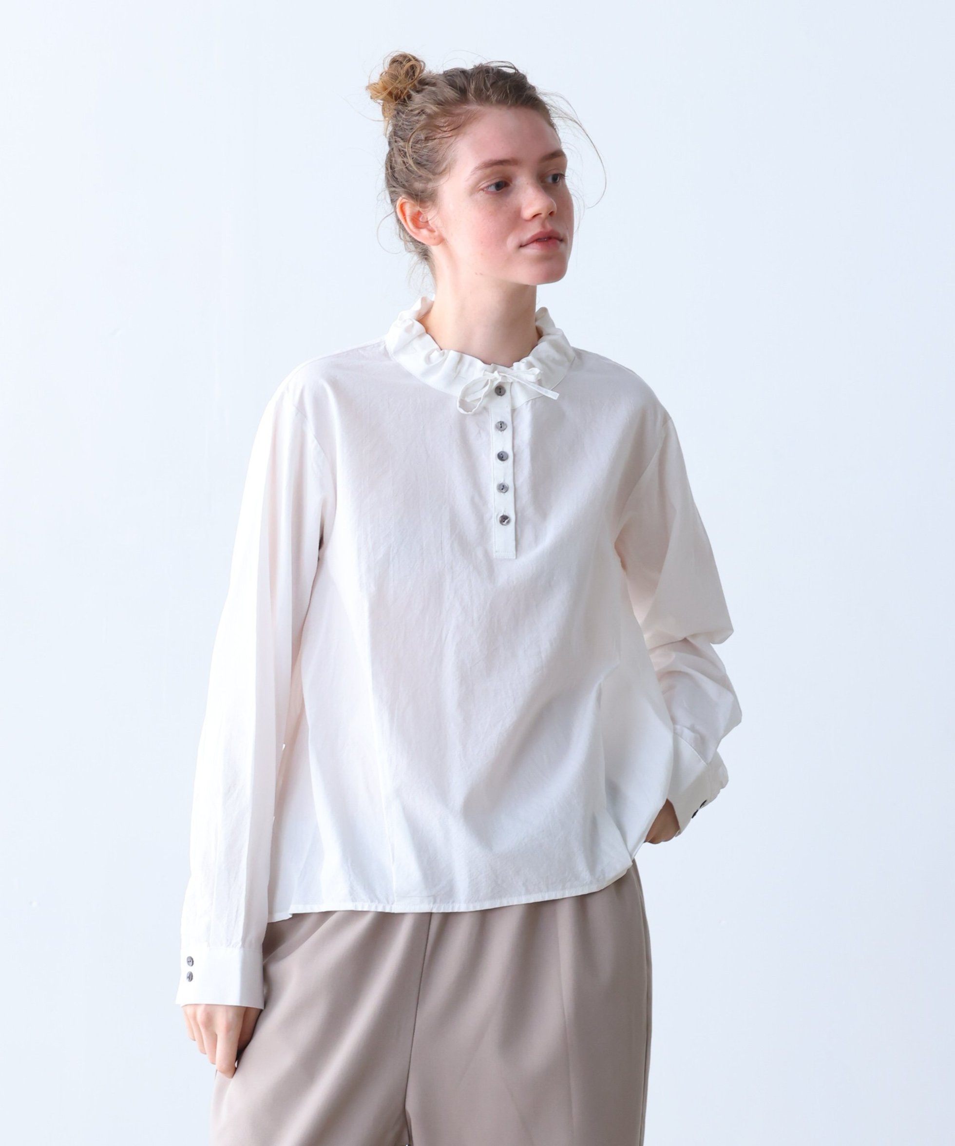 【ビーアパートメント/b apartment / MEN】の「KELEN / ケレン」デザインカラーブラウス インテリア・キッズ・メンズ・レディースファッション・服の通販 founy(ファニー) 　ファッション　Fashion　メンズファッション　Fashion for Men　アイビー　Ivy Pattern　ギャザー　Gathered, Ruffled　コレクション　Collection, Seasonal Line　スタンダード　Standard, Basic　ストライプ　Stripe, Striped Pattern　セーター　Sweater, Knitwear　ダウン　Down, Puffer　チェック　Check, Plaid, Tartan　トレンド　Trend, Trending Now　フリル　Frill, Ruffle　A/W・秋冬　Autumn/Winter　冬　Winter / This Winter　再入荷　Restock / Back in Stock　2025年　2025　2025-2026秋冬・A/W　Autumn/Winter 2025–26 AW25–26　OFFWHITE|ID: prp329100004743515 ipo3291000000034279097