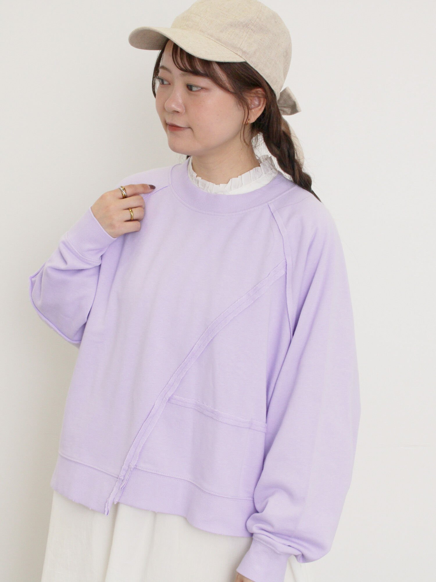 【サマンサモスモス/Samansa Mos2】のミニ裏毛ブロッキングショートスウェット インテリア・キッズ・メンズ・レディースファッション・服の通販 founy(ファニー) 　ファッション　Fashion　レディースファッション　Fashion for Women　トップス・カットソー　Cut & Sew Tops　レディースパーカー・カジュアルフーディー　Casual Hoodies & Sweatshirts　スウェット・クルーネックトップス　Sweatshirts & Crewnecks / Relaxed Fit Sweat Tops　アシンメトリー　Asymmetrical Style　ショート　Short, Short Length　スウェット / スエット　Sweatshirt, Sweatwear　バランス　Balance, Style Balance　ブロッキング　Color Blocking, Panel Design　パープル|ID: prp329100004743927 ipo3291000000034576551