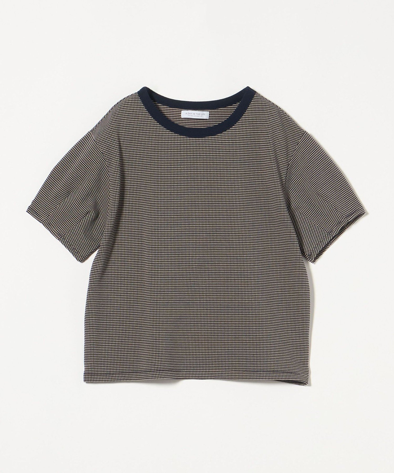 【ユナイテッドアローズ/UNITED ARROWS】のワッフルボーダー タックスリーブTシャツ A DAY IN THE LIFE インテリア・キッズ・メンズ・レディースファッション・服の通販 founy(ファニー) 　ファッション　Fashion　レディースファッション　Fashion for Women　トップス・カットソー　Cut & Sew Tops　シャツ・ブラウス・オフィスカジュアル　Elegant Blouses & Button-Ups　ロングTシャツ・Tシャツ　Longline T-Shirts & Tees　インナー　Innerwear　キャミワンピース　Cami Dress, Slip Dress　シンプル　Simple, Minimal　スリーブ　Sleeve, Long Sleeve / Short Sleeve　デニム　Denim, Jeans Material　フレア　Flare, Flared　ボーダー　Border, Stripe　無地　Plain, Solid Color　ワッフル　Waffle, Waffle Knit　アウトレット　Outlet / Clearance　おすすめ　Recommended / Our Picks　NAVY|ID: prp329100004743958 ipo3291000000034283982