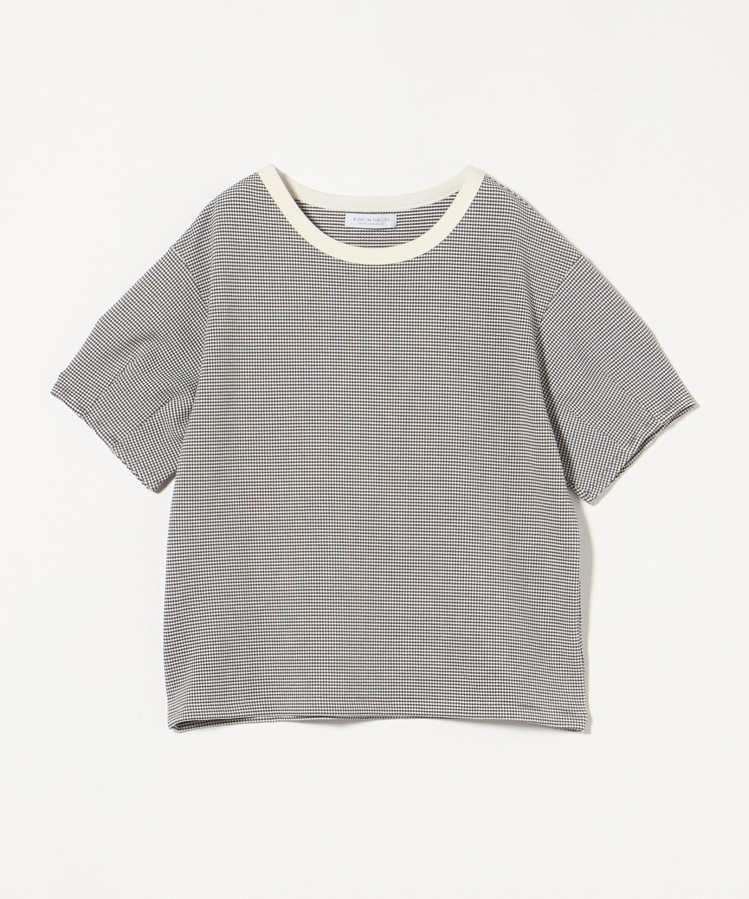 【ユナイテッドアローズ/UNITED ARROWS】のワッフルボーダー タックスリーブTシャツ A DAY IN THE LIFE インテリア・キッズ・メンズ・レディースファッション・服の通販 founy(ファニー) 　ファッション　Fashion　レディースファッション　Fashion for Women　トップス・カットソー　Cut & Sew Tops　シャツ・ブラウス・オフィスカジュアル　Elegant Blouses & Button-Ups　ロングTシャツ・Tシャツ　Longline T-Shirts & Tees　インナー　Innerwear　キャミワンピース　Cami Dress, Slip Dress　シンプル　Simple, Minimal　スリーブ　Sleeve, Long Sleeve / Short Sleeve　デニム　Denim, Jeans Material　フレア　Flare, Flared　ボーダー　Border, Stripe　無地　Plain, Solid Color　ワッフル　Waffle, Waffle Knit　アウトレット　Outlet / Clearance　おすすめ　Recommended / Our Picks　DK.GRAY|ID: prp329100004743958 ipo3291000000034283983