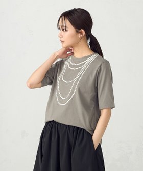 【コムサイズム/COMME CA ISM】のパールネックレスプリント トロンプルイユTシャツ 人気、トレンドファッション・服の通販 founy(ファニー) ファッション Fashion レディースファッション Fashion for Women トップス・カットソー Cut & Sew Tops シャツ・ブラウス・オフィスカジュアル Elegant Blouses & Button-Ups ロングTシャツ・Tシャツ Longline T-Shirts & Tees ジュエリー Jewelry ネックレス Necklaces & Pendants コンパクト Compact, Small Size スタッズ Studs, Metal Accents ネックレス Necklace, Pendant Necklace パール Pearl, Pearl Accent プリント Print, Printed Pattern ポケット Pocket, Pocket Detail エレガント 上品 Elegant |ID:prp329100004744058