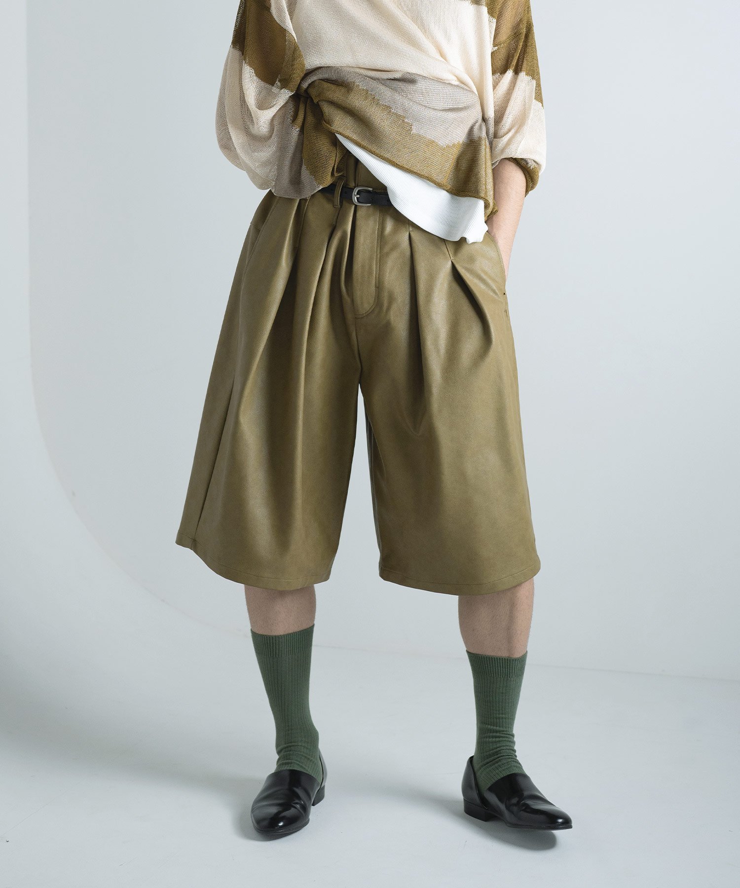 【アフロタス/Aphlotus】のアプロタス バギーフレア ハーフパンツ( フェイクレザー・ゴブラン ) インテリア・キッズ・メンズ・レディースファッション・服の通販 founy(ファニー) 　ファッション　Fashion　レディースファッション　Fashion for Women　パンツ　Pants & Trousers　ショートパンツ・ハーフパンツ　High-Waisted & Relaxed Shorts　エスニック　Ethnic Style　コーティング　Coating, Coated Finish　サスペンダー　Suspenders, Braces　サンダル　Sandals, Summer Shoes　シューズ　Shoes, Footwear　シンプル　Simple, Minimal　スニーカー　Sneakers, Trainers　トレンド　Trend, Trending Now　ドレス　Dress, One-Piece　定番　Standard, Basic Item　ハーフ　Half, Half-Length　フェイクレザー　Faux Leather, PU Leather　フレア　Flare, Flared　ブルゾン　Blouson, Bomber Jacket　ポケット　Pocket, Pocket Detail　夏　Summer　2025年　2025　2025春夏・S/S　Spring/Summer 2025 SS25　オリーブ|ID: prp329100004744117 ipo3291000000034507338