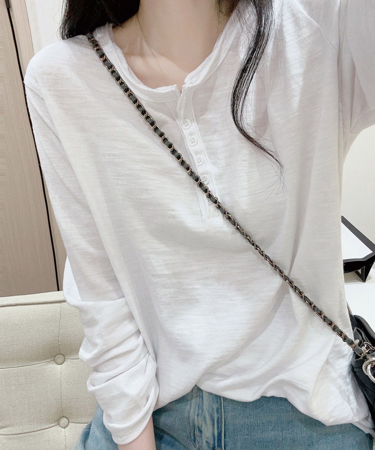 【アイモハ/aimoha】のaimoha -select-/ヘンリーネック長袖Tシャツ インテリア・キッズ・メンズ・レディースファッション・服の通販 founy(ファニー) 　ファッション　Fashion　レディースファッション　Fashion for Women　トップス・カットソー　Cut & Sew Tops　シャツ・ブラウス・オフィスカジュアル　Elegant Blouses & Button-Ups　ロングTシャツ・Tシャツ　Longline T-Shirts & Tees　おすすめ　Recommended / Our Picks　インナー　Innerwear　カーディガン　Cardigan, Knitwear　クラシック　Classic, Timeless Style　シンプル　Simple, Minimal　ジャケット　Jacket, Outerwear　デニム　Denim, Jeans Material　フェミニン　Feminine, Girly　フロント　Front, Front Design　リラックス　Relax, Relaxed Fit　長袖　Long Sleeve, Full Sleeve　ホワイト|ID: prp329100004744161 ipo3291000000034287841
