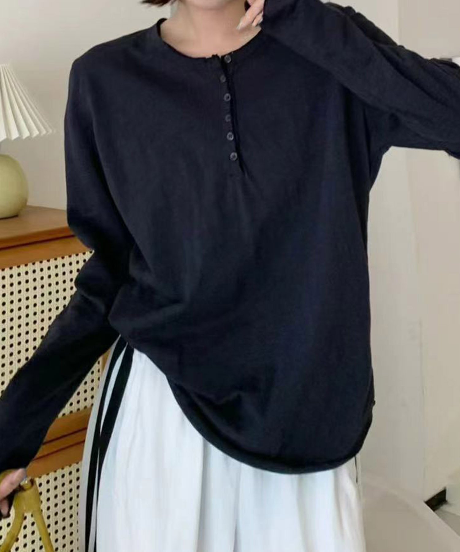 【アイモハ/aimoha】のaimoha -select-/ヘンリーネック長袖Tシャツ インテリア・キッズ・メンズ・レディースファッション・服の通販 founy(ファニー) 　ファッション　Fashion　レディースファッション　Fashion for Women　トップス・カットソー　Cut & Sew Tops　シャツ・ブラウス・オフィスカジュアル　Elegant Blouses & Button-Ups　ロングTシャツ・Tシャツ　Longline T-Shirts & Tees　おすすめ　Recommended / Our Picks　インナー　Innerwear　カーディガン　Cardigan, Knitwear　クラシック　Classic, Timeless Style　シンプル　Simple, Minimal　ジャケット　Jacket, Outerwear　デニム　Denim, Jeans Material　フェミニン　Feminine, Girly　フロント　Front, Front Design　リラックス　Relax, Relaxed Fit　長袖　Long Sleeve, Full Sleeve　ネイビー|ID: prp329100004744161 ipo3291000000034287844