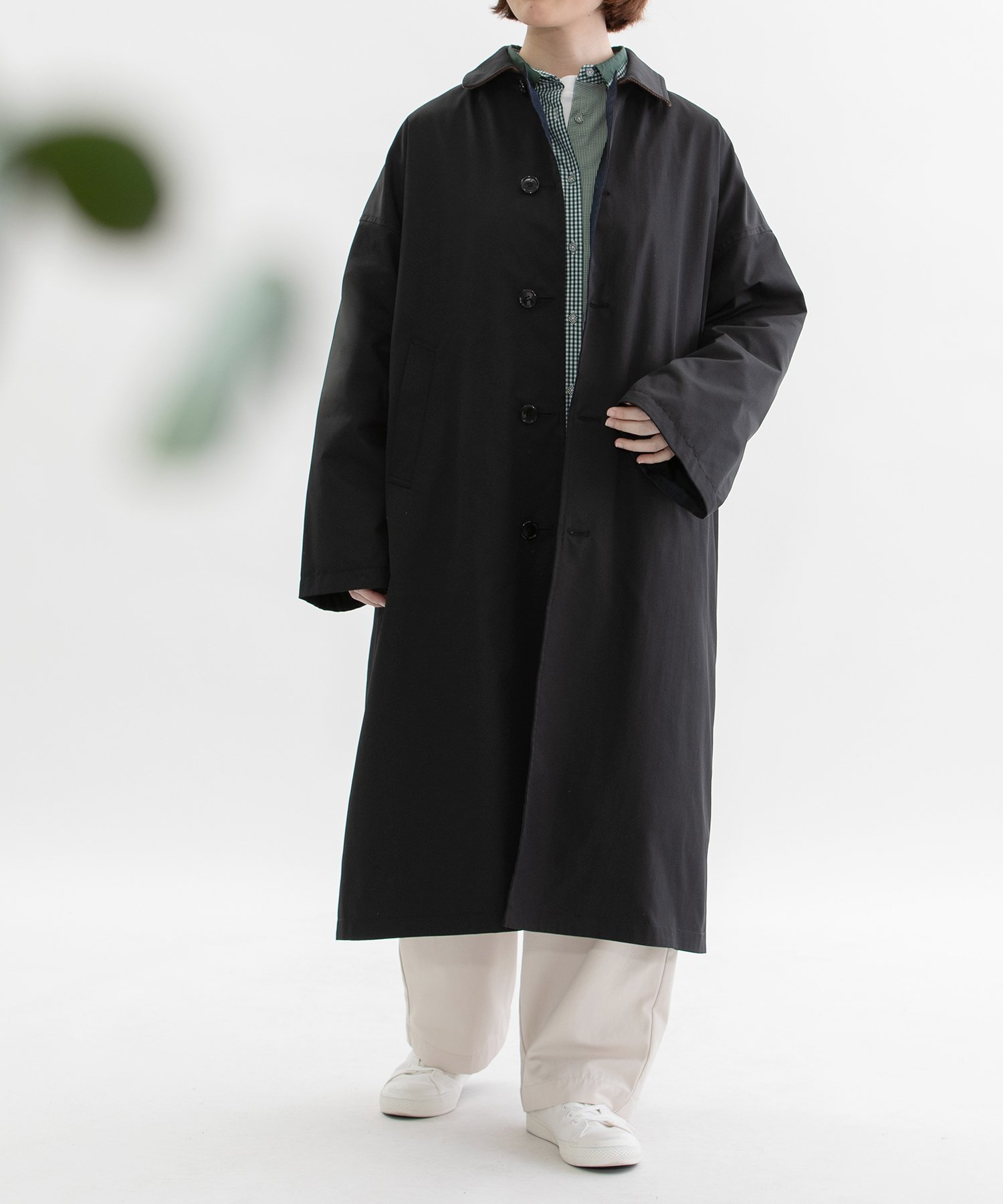 【プードゥドゥ/POU DOU DOU】のリバーシブルステンカラーコート インテリア・キッズ・メンズ・レディースファッション・服の通販 founy(ファニー) 　ファッション　Fashion　レディースファッション　Fashion for Women　アウター　Coat / Outerwear Collection　コート・ロングコート・ピーコート　Long Coats, Peacoats & More　コーデュロイ　Corduroy, Cord Fabric　シンプル　Simple, Minimal　スマート　Smart, Elegant　チェック　Check, Plaid, Tartan　フォルム　Silhouette, Form　ポケット　Pocket, Pocket Detail　無地　Plain, Solid Color　リバーシブル　Reversible, Two-Sided　リラックス　Relax, Relaxed Fit　ブラック|ID: prp329100004744236 ipo3291000000034289001