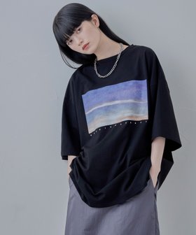 【ビーフラット/bflat】のデザインプリントBIGシルエットTシャツ 人気、トレンドファッション・服の通販 founy(ファニー) ファッション Fashion レディースファッション Fashion for Women トップス・カットソー Cut & Sew Tops シャツ・ブラウス・オフィスカジュアル Elegant Blouses & Button-Ups ロングTシャツ・Tシャツ Longline T-Shirts & Tees スラックス Slacks, Dress Pants トレンド Trend, Trending Now ビッグ Big, Oversized プリント Print, Printed Pattern 半袖 Short Sleeve, Half Sleeve ワンポイント One Point, Statement Accent |ID:prp329100004744305