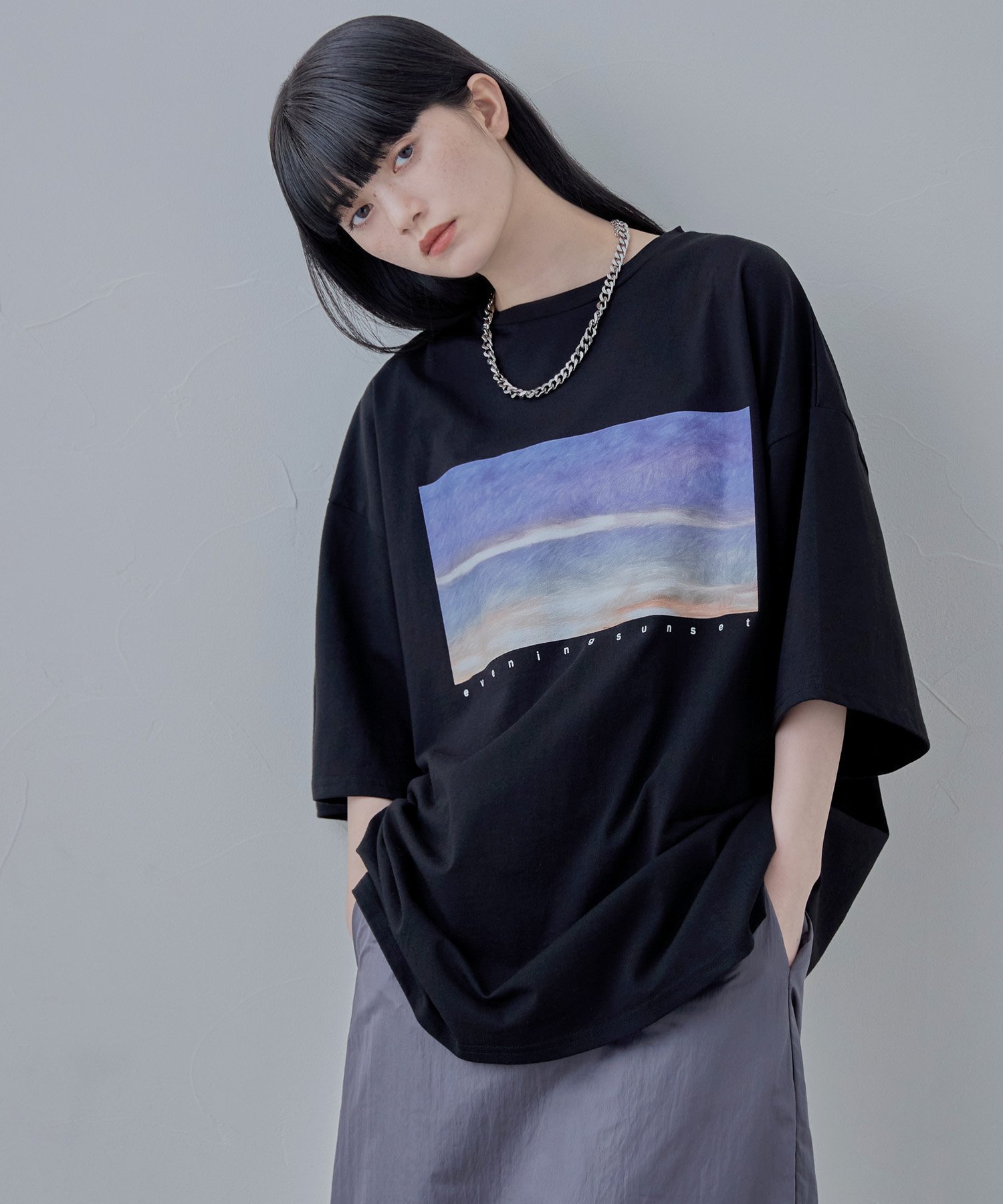 【ビーフラット/bflat】のデザインプリントBIGシルエットTシャツ 人気、トレンドファッション・服の通販 founy(ファニー) 　ファッション　Fashion　レディースファッション　Fashion for Women　トップス・カットソー　Cut & Sew Tops　シャツ・ブラウス・オフィスカジュアル　Elegant Blouses & Button-Ups　ロングTシャツ・Tシャツ　Longline T-Shirts & Tees　スラックス　Slacks, Dress Pants　トレンド　Trend, Trending Now　ビッグ　Big, Oversized　プリント　Print, Printed Pattern　半袖　Short Sleeve, Half Sleeve　ワンポイント　One Point, Statement Accent　 other-1|ID: prp329100004744305 ipo3291000000034290098