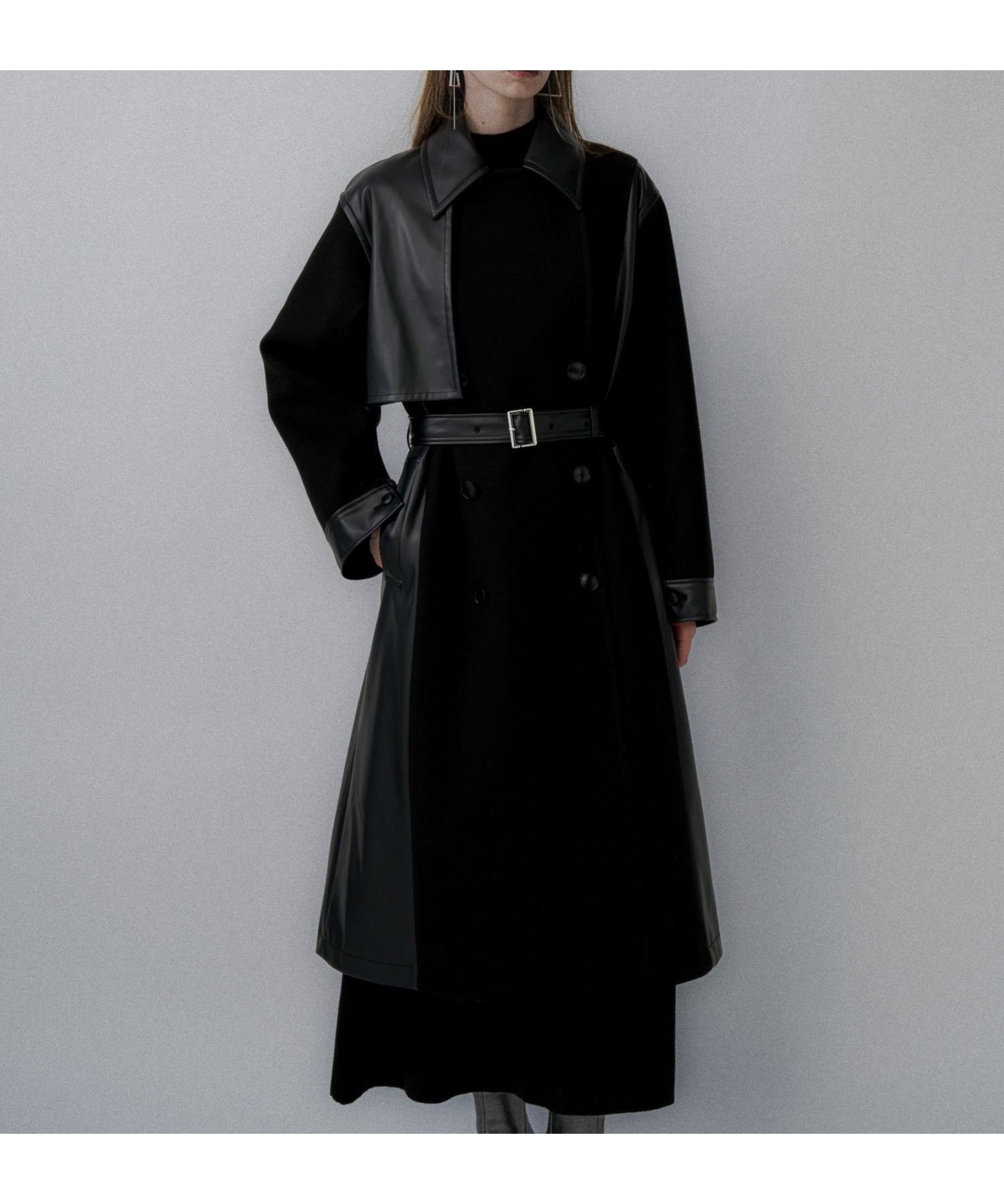 【ハレ/HARE】のウーリーテックフェイクレザーキリカエトレンチコート インテリア・キッズ・メンズ・レディースファッション・服の通販 founy(ファニー) 　ファッション　Fashion　レディースファッション　Fashion for Women　アウター　Coat / Outerwear Collection　コート・ロングコート・ピーコート　Long Coats, Peacoats & More　トレンチコート / 春秋の定番アウター　Trench Coats　おすすめ　Recommended / Our Picks　ウェーブ　Wavy Pattern　シルバー　Silver, Metallic Silver　スタンド　Stand Collar, Upright Stand　ストレート　Straight, Straight Cut　フェイクレザー　Faux Leather, PU Leather　ボトム　Bottoms, Lower Wear　リラックス　Relax, Relaxed Fit　ブラック09|ID: prp329100004744345 ipo3291000000034290903