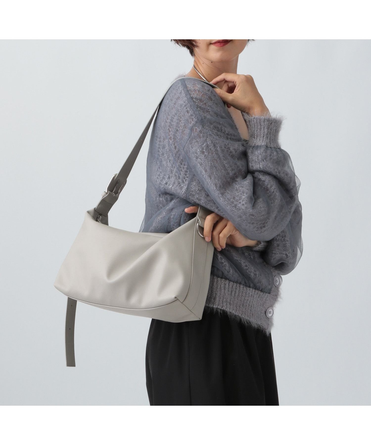 【レプシィム ローリーズファーム/LEPSIM LOWRYS FARM】のフェイクレザースクエアショルダー インテリア・キッズ・メンズ・レディースファッション・服の通販 founy(ファニー) 　ファッション　Fashion　レディースファッション　Fashion for Women　インナー　Innerwear　キーホルダー　Keychain, Key Holder　ショルダー　Shoulder, Shoulder Strap　ジップ　Zip, Zipper　チャーム　Charm, Pendant　トレンド　Trend, Trending Now　フェイクレザー　Faux Leather, PU Leather　ポケット　Pocket, Pocket Detail　メタル　Metal, Metal Parts　ロング　Long, Long-Length　ライトグレー12|ID: prp329100004744377 ipo3291000000034874032