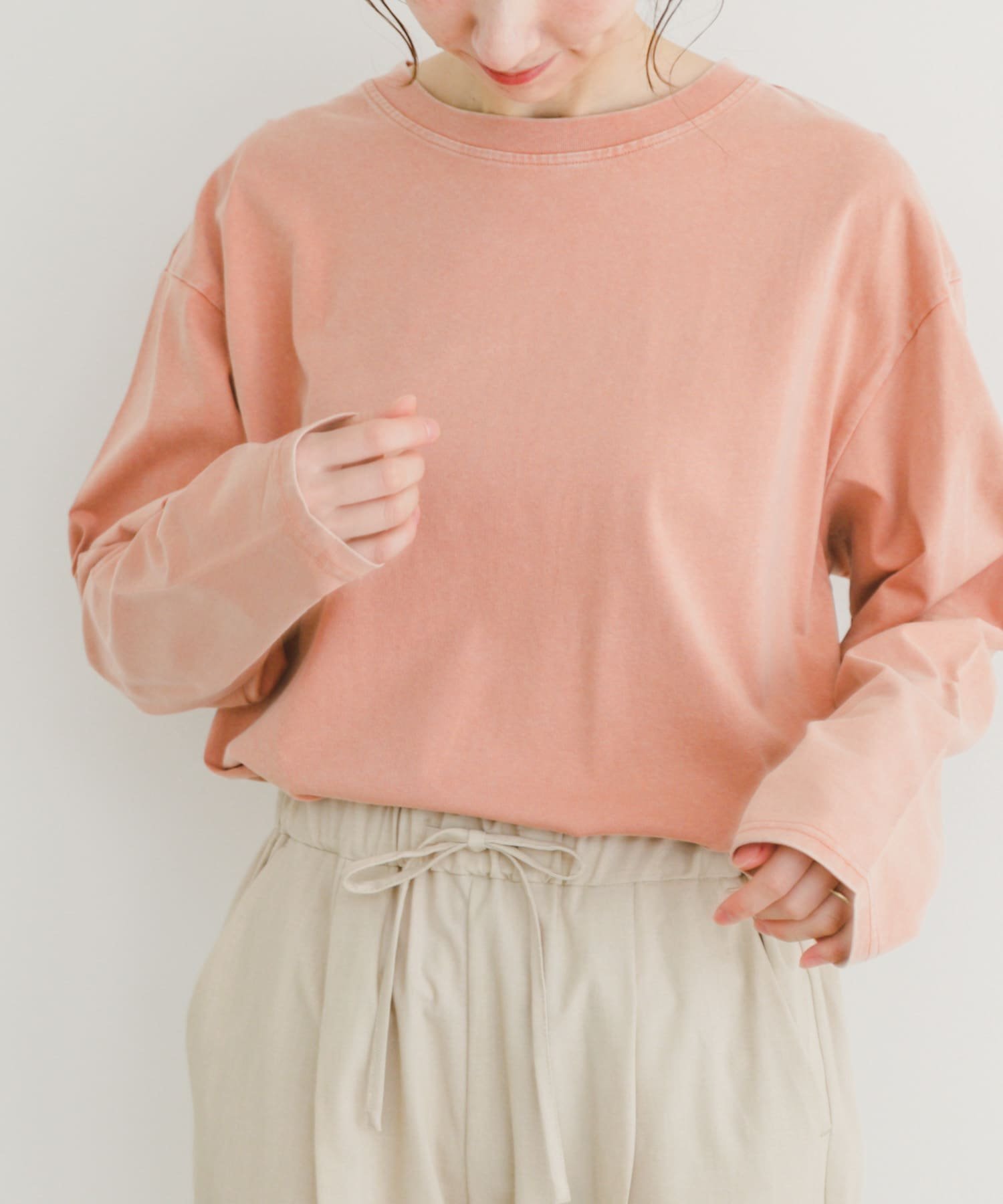 【アイテムズアーバンリサーチ/ITEMS URBAN RESEARCH】のピグメントロングTシャツ インテリア・キッズ・メンズ・レディースファッション・服の通販 founy(ファニー) 　ファッション　Fashion　レディースファッション　Fashion for Women　トップス・カットソー　Cut & Sew Tops　シャツ・ブラウス・オフィスカジュアル　Elegant Blouses & Button-Ups　ロングTシャツ・Tシャツ　Longline T-Shirts & Tees　2025年　2025　2025春夏・S/S　Spring/Summer 2025 SS25　おすすめ　Recommended / Our Picks　シンプル　Simple, Minimal　デニム　Denim, Jeans Material　トレンド　Trend, Trending Now　ユーズド　Used, Vintage-Look　リラックス　Relax, Relaxed Fit　ルーズ　Loose, Oversized　ロング　Long, Long-Length　ワイド　Wide, Wide Fit　夏　Summer　S/S・春夏　SS, Spring/Summer, Warm Season　PNK|ID: prp329100004744409 ipo3291000000034291660