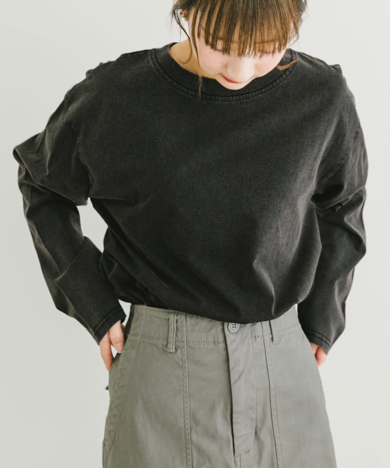 【アイテムズアーバンリサーチ/ITEMS URBAN RESEARCH】のピグメントロングTシャツ インテリア・キッズ・メンズ・レディースファッション・服の通販 founy(ファニー) 　ファッション　Fashion　レディースファッション　Fashion for Women　トップス・カットソー　Cut & Sew Tops　シャツ・ブラウス・オフィスカジュアル　Elegant Blouses & Button-Ups　ロングTシャツ・Tシャツ　Longline T-Shirts & Tees　2025年　2025　2025春夏・S/S　Spring/Summer 2025 SS25　おすすめ　Recommended / Our Picks　シンプル　Simple, Minimal　デニム　Denim, Jeans Material　トレンド　Trend, Trending Now　ユーズド　Used, Vintage-Look　リラックス　Relax, Relaxed Fit　ルーズ　Loose, Oversized　ロング　Long, Long-Length　ワイド　Wide, Wide Fit　夏　Summer　S/S・春夏　SS, Spring/Summer, Warm Season　BLK|ID: prp329100004744409 ipo3291000000034291662