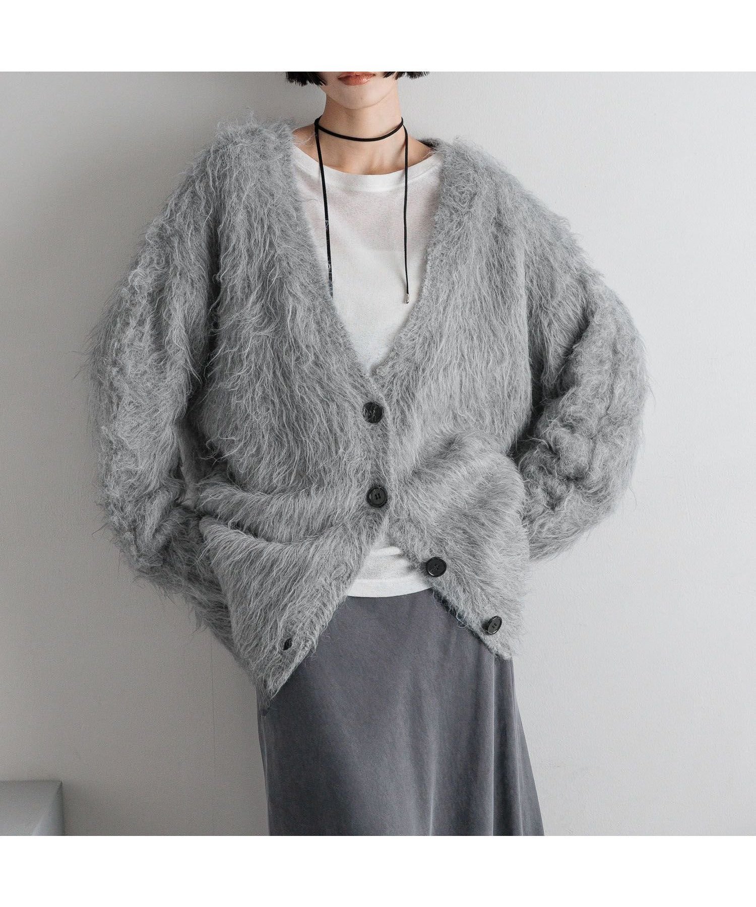 【ローリーズファーム/LOWRYS FARM】のシャギーロングVカーディガン インテリア・キッズ・メンズ・レディースファッション・服の通販 founy(ファニー) 　ファッション　Fashion　レディースファッション　Fashion for Women　トップス・カットソー　Cut & Sew Tops　カーディガン・羽織り　Layered Style Cardigans　カーディガン　Cardigan, Knitwear　サテン　Satin, Glossy Fabric　シンプル　Simple, Minimal　デニム　Denim, Jeans Material　ボトム　Bottoms, Lower Wear　今季　This Season, Current Season　定番　Standard, Basic Item　グレー15|ID: prp329100004744479 ipo3291000000034609982