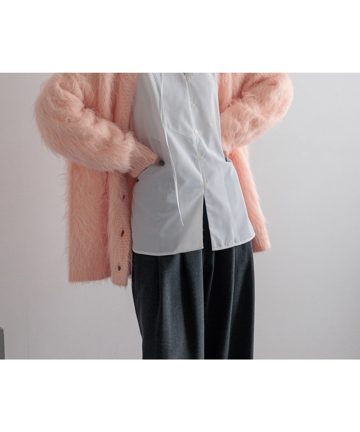 【ローリーズファーム/LOWRYS FARM】のシャギーロングVカーディガン インテリア・キッズ・メンズ・レディースファッション・服の通販 founy(ファニー) 　ファッション　Fashion　レディースファッション　Fashion for Women　トップス・カットソー　Cut & Sew Tops　カーディガン・羽織り　Layered Style Cardigans　カーディガン　Cardigan, Knitwear　サテン　Satin, Glossy Fabric　シンプル　Simple, Minimal　デニム　Denim, Jeans Material　ボトム　Bottoms, Lower Wear　今季　This Season, Current Season　定番　Standard, Basic Item　ピンク22|ID: prp329100004744479 ipo3291000000034609984