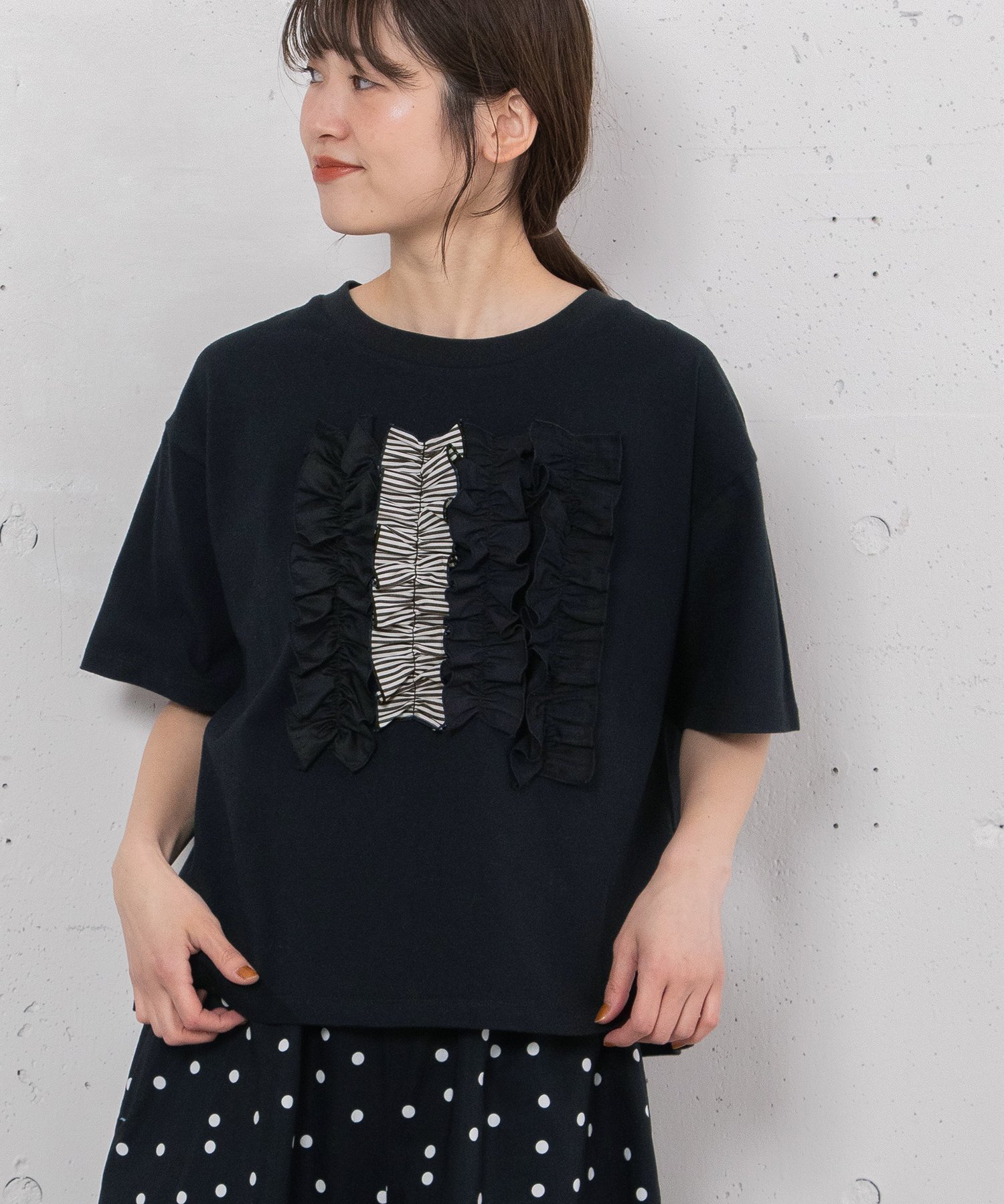 【プードゥドゥ/POU DOU DOU】のランダムフリルTee インテリア・キッズ・メンズ・レディースファッション・服の通販 founy(ファニー) 　ファッション　Fashion　レディースファッション　Fashion for Women　コンパクト　Compact, Small Size　ストライプ　Stripe, Striped Pattern　スマート　Smart, Elegant　フリル　Frill, Ruffle　フロント　Front, Front Design　ランダム　Random, Irregular　ブラック|ID: prp329100004744839 ipo3291000000034297191