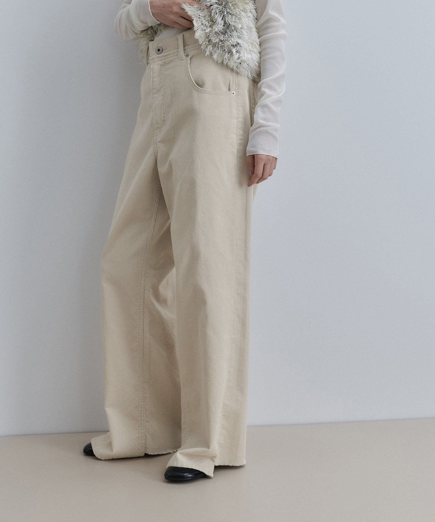 【アダム エ ロペ/ADAM ET ROPE'】の【WEB限定】イレギュラーヘムワイドストレートパンツ インテリア・キッズ・メンズ・レディースファッション・服の通販 founy(ファニー) ファッション Fashion レディースファッション Fashion for Women パンツ Pants & Trousers インディゴ Indigo Denim シューズ Shoes, Footwear ストレート Straight, Straight Cut スニーカー Sneakers, Trainers スラックス Slacks, Dress Pants デニム Denim, Jeans Material バランス Balance, Style Balance フェミニン Feminine, Girly フラット Flat, Flat Shoes フリンジ Fringe, Tassel ポケット Pocket, Pocket Detail ミュール Mule, Backless Shoes リラックス Relax, Relaxed Fit ワイド Wide, Wide Fit A/W・秋冬 Autumn/Winter エレガント 上品 Elegant 2026年 2026 オフホワイト(15)|ID: prp329100004744944 ipo3291000000034630981