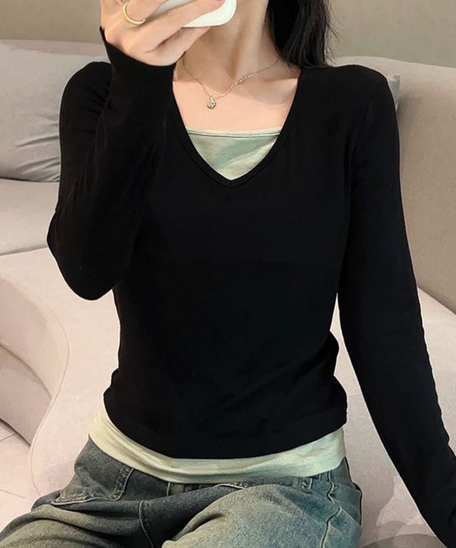 【アイモハ/aimoha】のaimoha -select-/Vネック長袖リブトップス インテリア・キッズ・メンズ・レディースファッション・服の通販 founy(ファニー) 　ファッション　Fashion　レディースファッション　Fashion for Women　トップス・カットソー　Cut & Sew Tops　Vネックトップス　V-Neck Tops / V-Cut Neckline Shirts　エレガント 上品　Elegant　カーディガン　Cardigan, Knitwear　シンプル　Simple, Minimal　ジャケット　Jacket, Outerwear　スタイリッシュ　Stylish, Fashionable　スニーカー　Sneakers, Trainers　デニム　Denim, Jeans Material　フィット　Fit, Slim Fit　リラックス　Relax, Relaxed Fit　長袖　Long Sleeve, Full Sleeve　ブラック|ID: prp329100004745033 ipo3291000000034300021